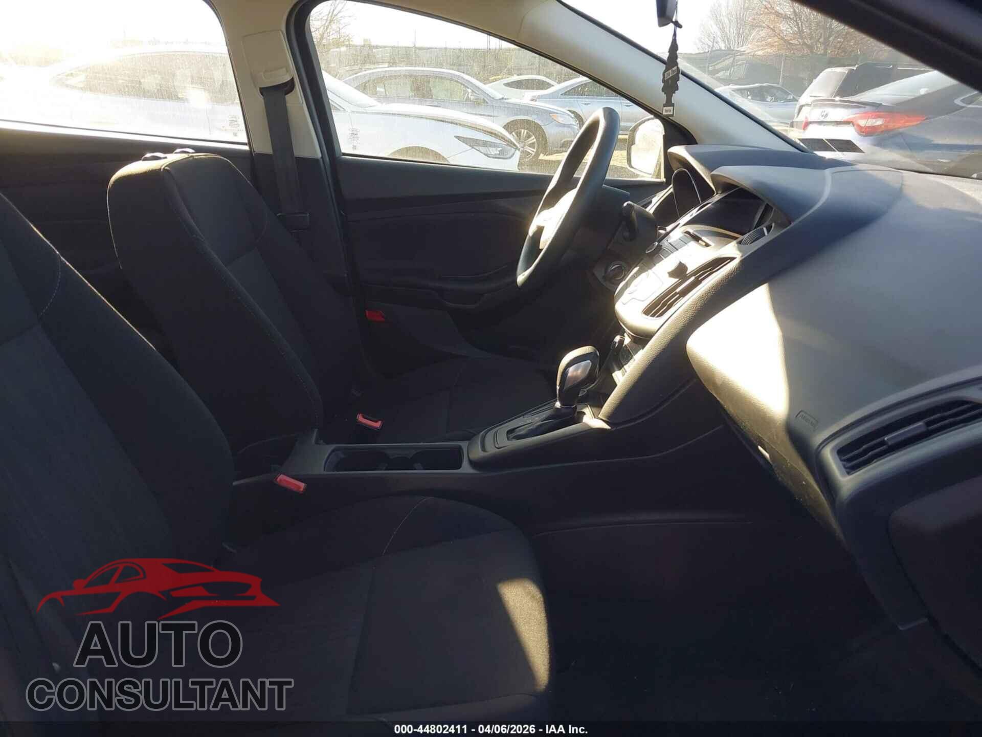 FORD FOCUS 2017 - 1FADP3E20HL336143