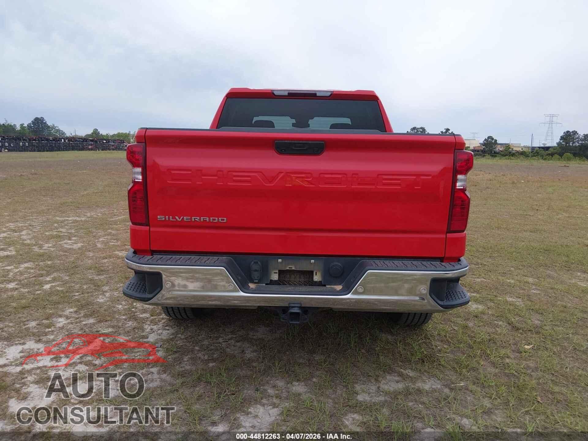 CHEVROLET SILVERADO 1500 2023 - 3GCUDAED1PG211737