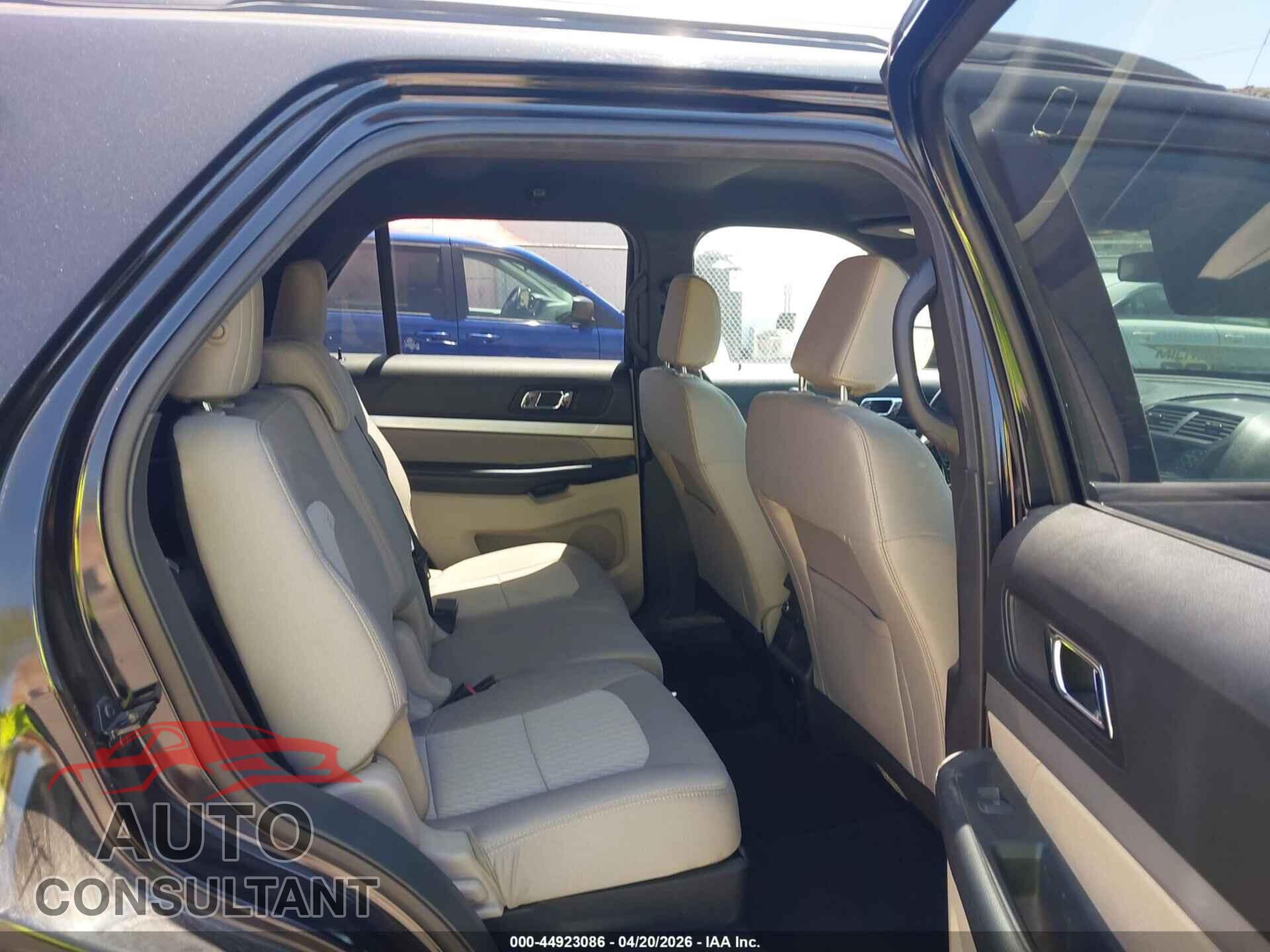 FORD EXPLORER 2018 - 1FM5K7B85JGC45120