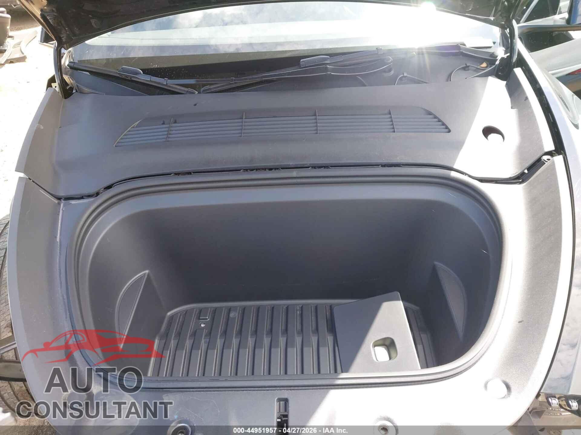 TESLA MODEL Y 2023 - 7SAYGDEE9PA116318