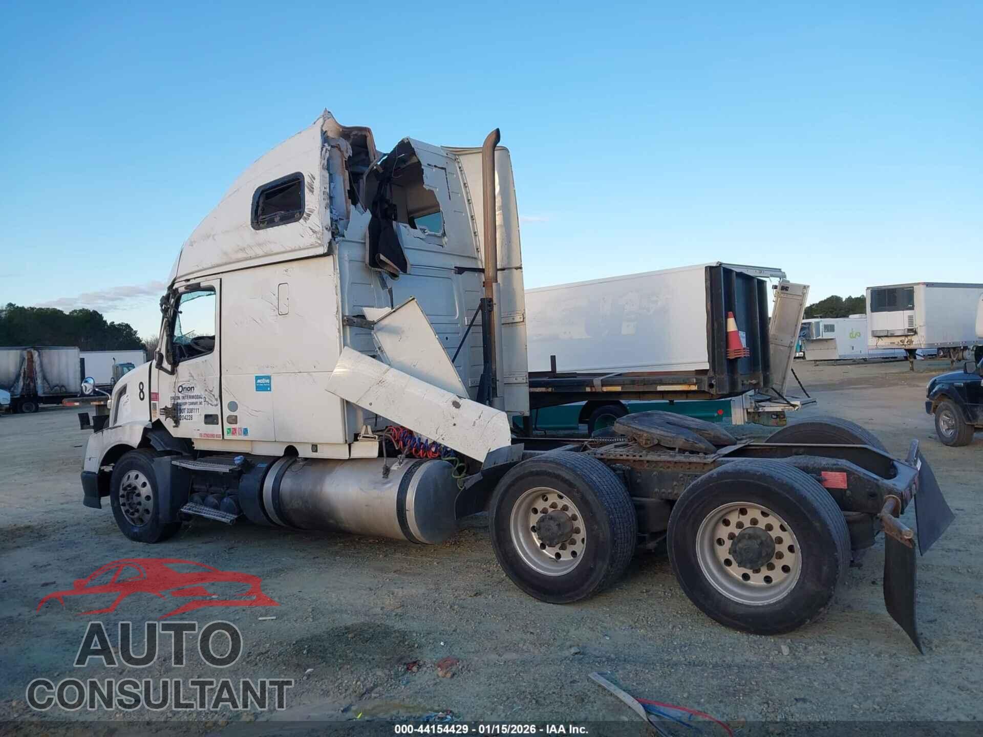 VOLVO VN 2013 - 4V4NC9EJ6DN134589