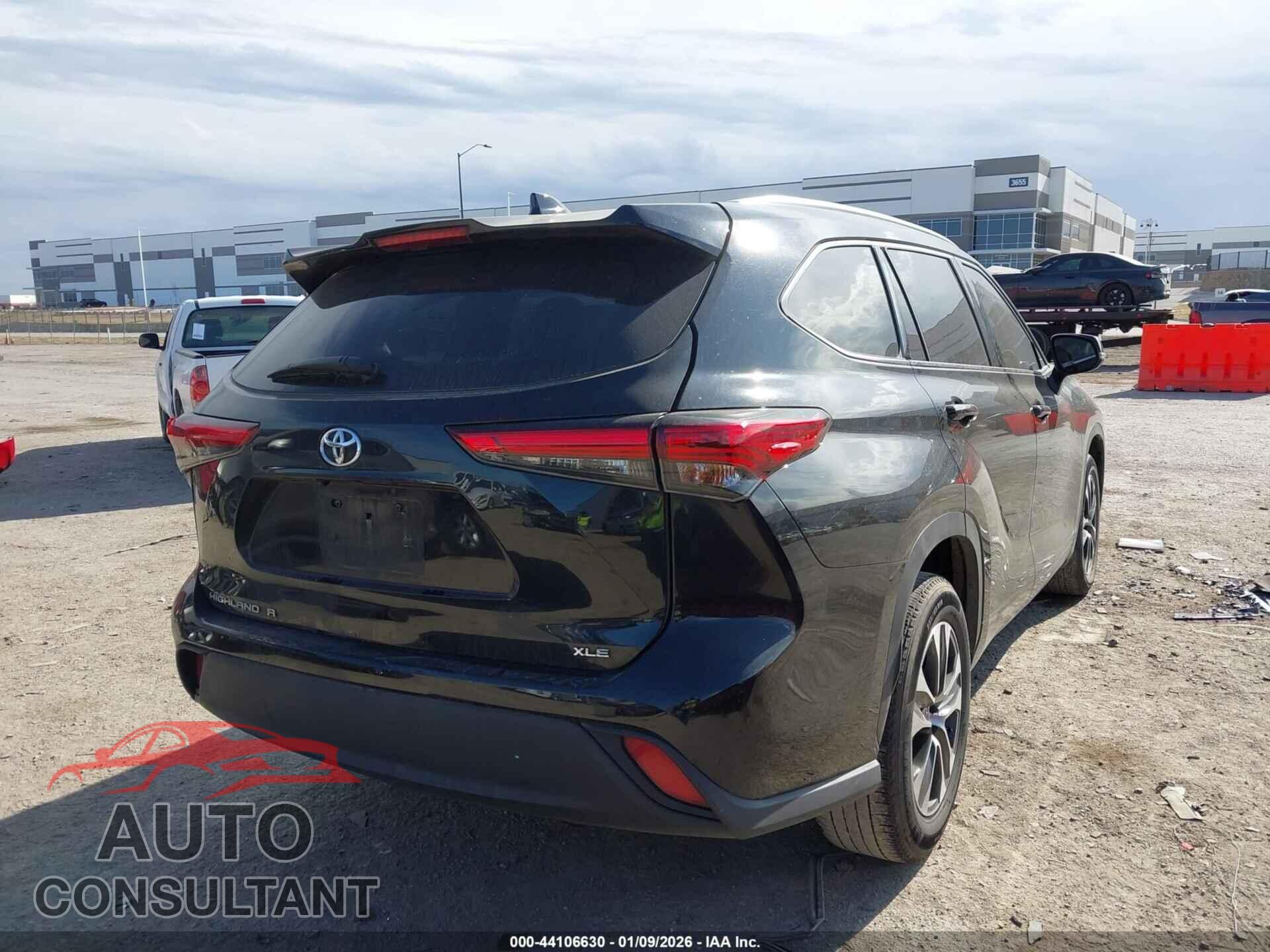 TOYOTA HIGHLANDER 2021 - 5TDGZRAH0MS525916
