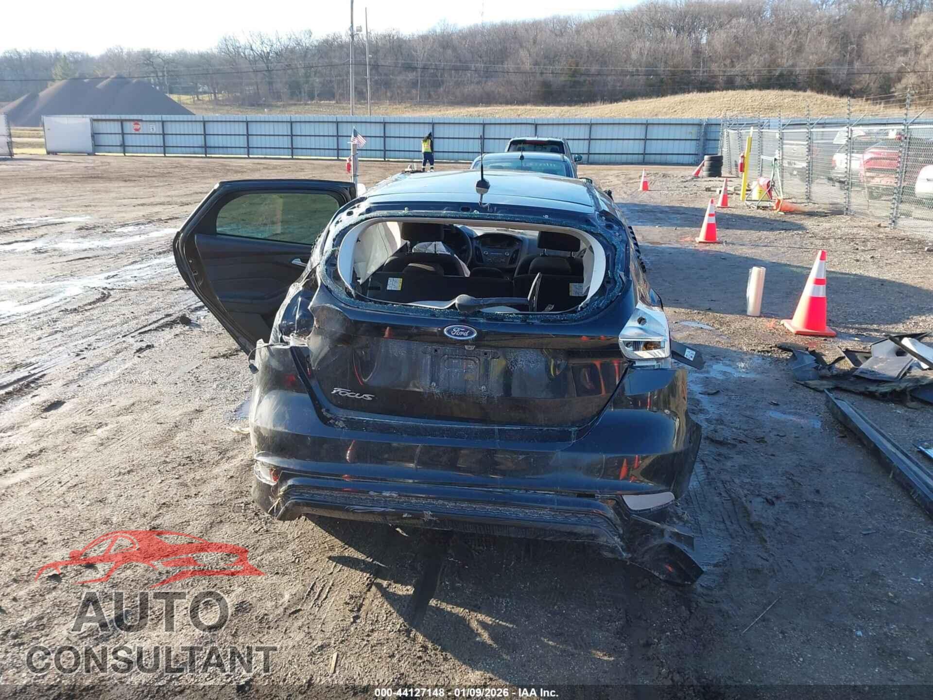 FORD FOCUS 2016 - 1FADP3K24GL328484