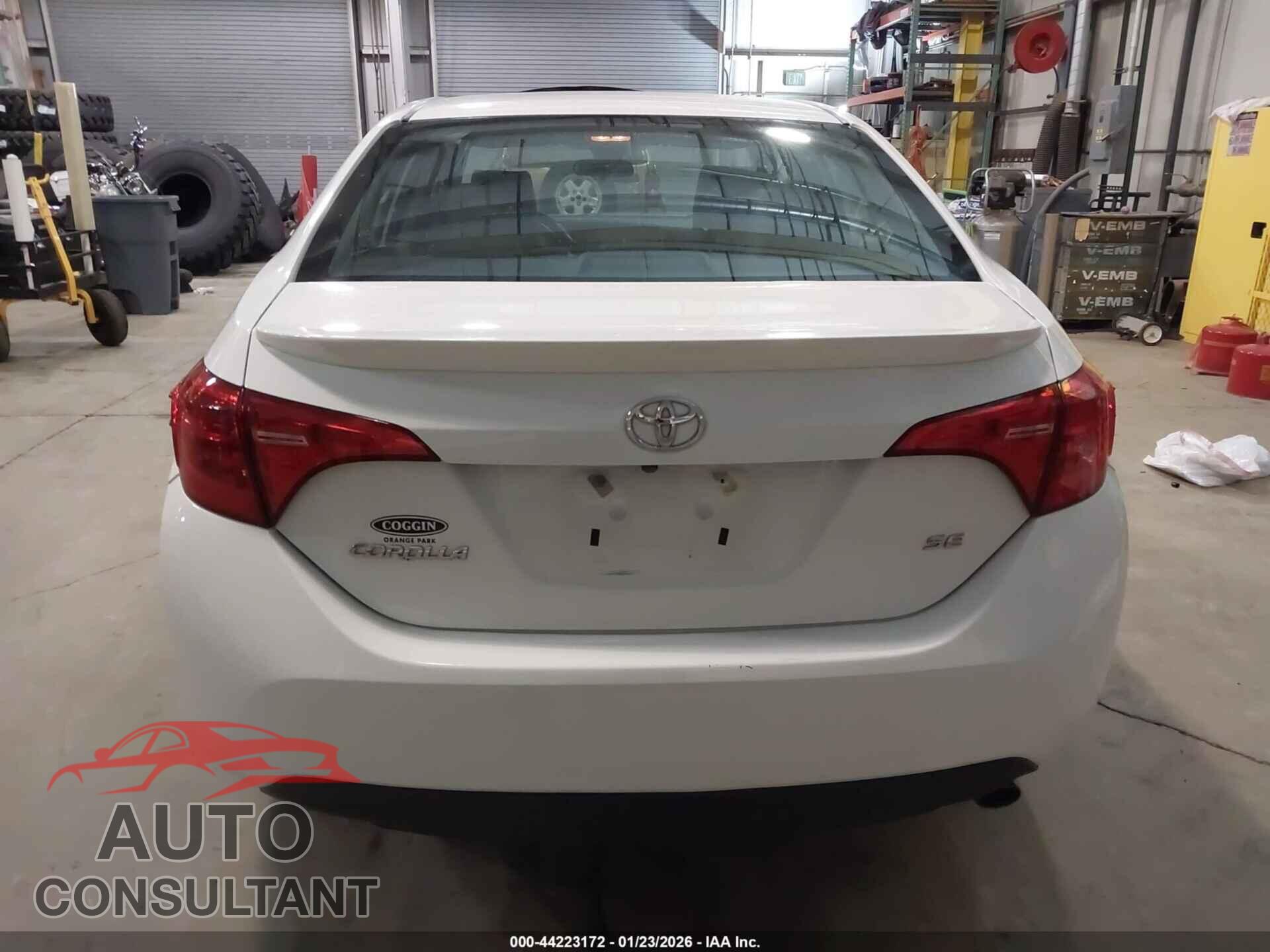 TOYOTA COROLLA 2017 - 5YFBURHE5HP662367