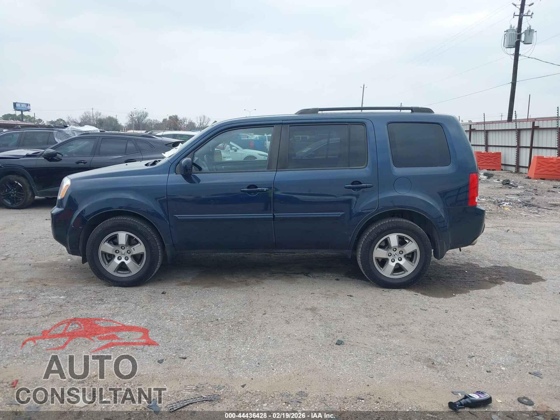 HONDA PILOT 2011 - 5FNYF3H42BB025321