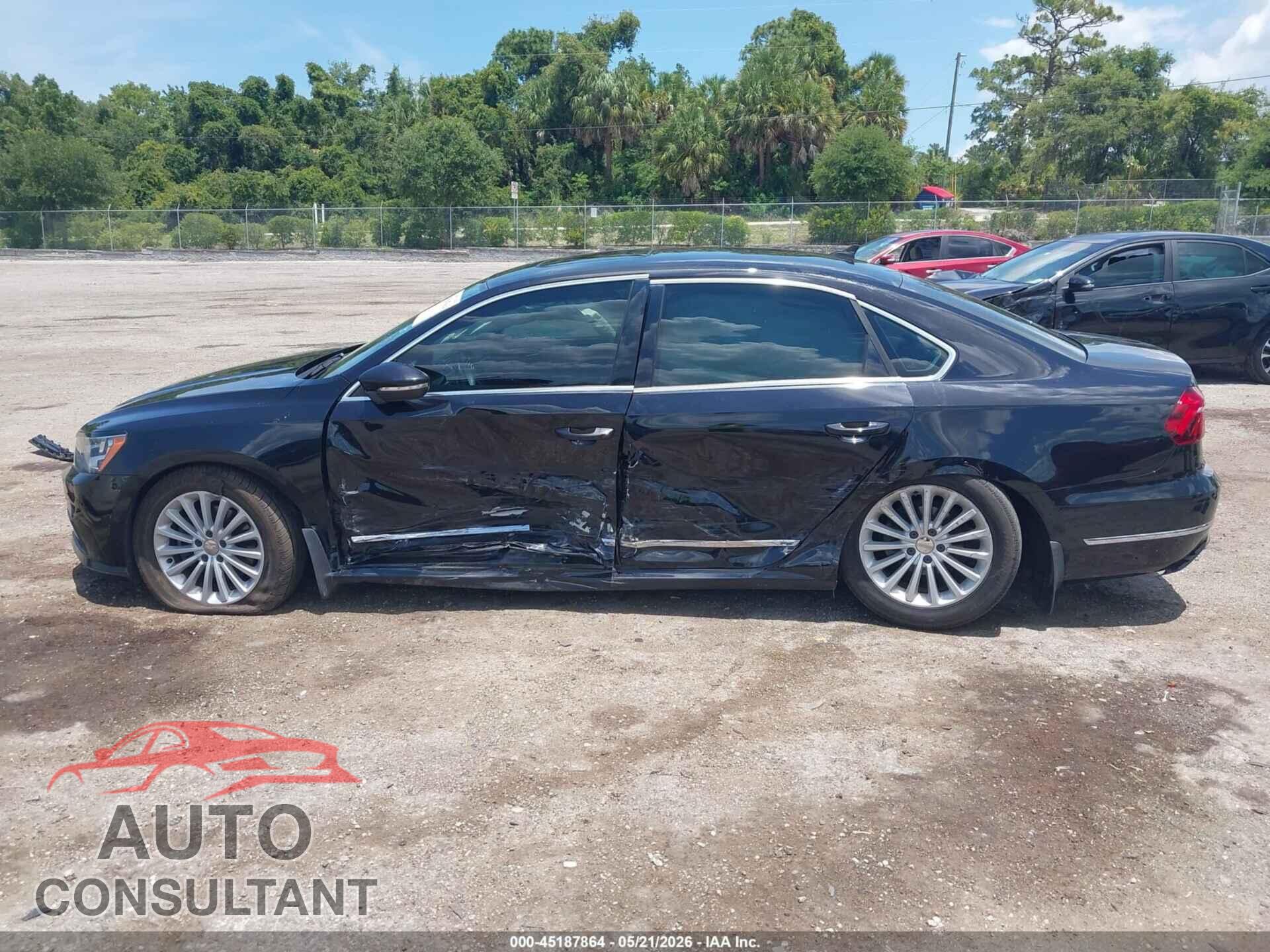 VOLKSWAGEN PASSAT 2017 - 1VWBT7A32HC028049