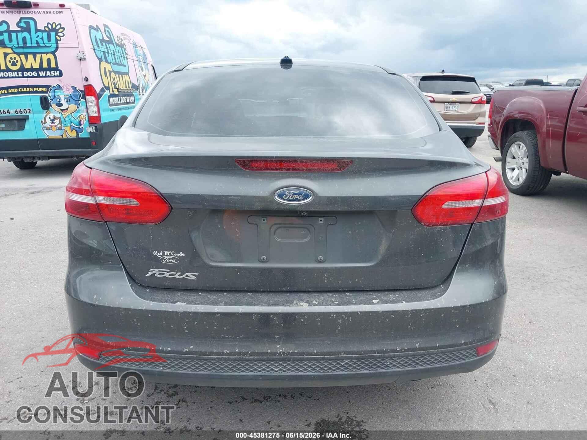 FORD FOCUS 2017 - 1FADP3E23HL318641