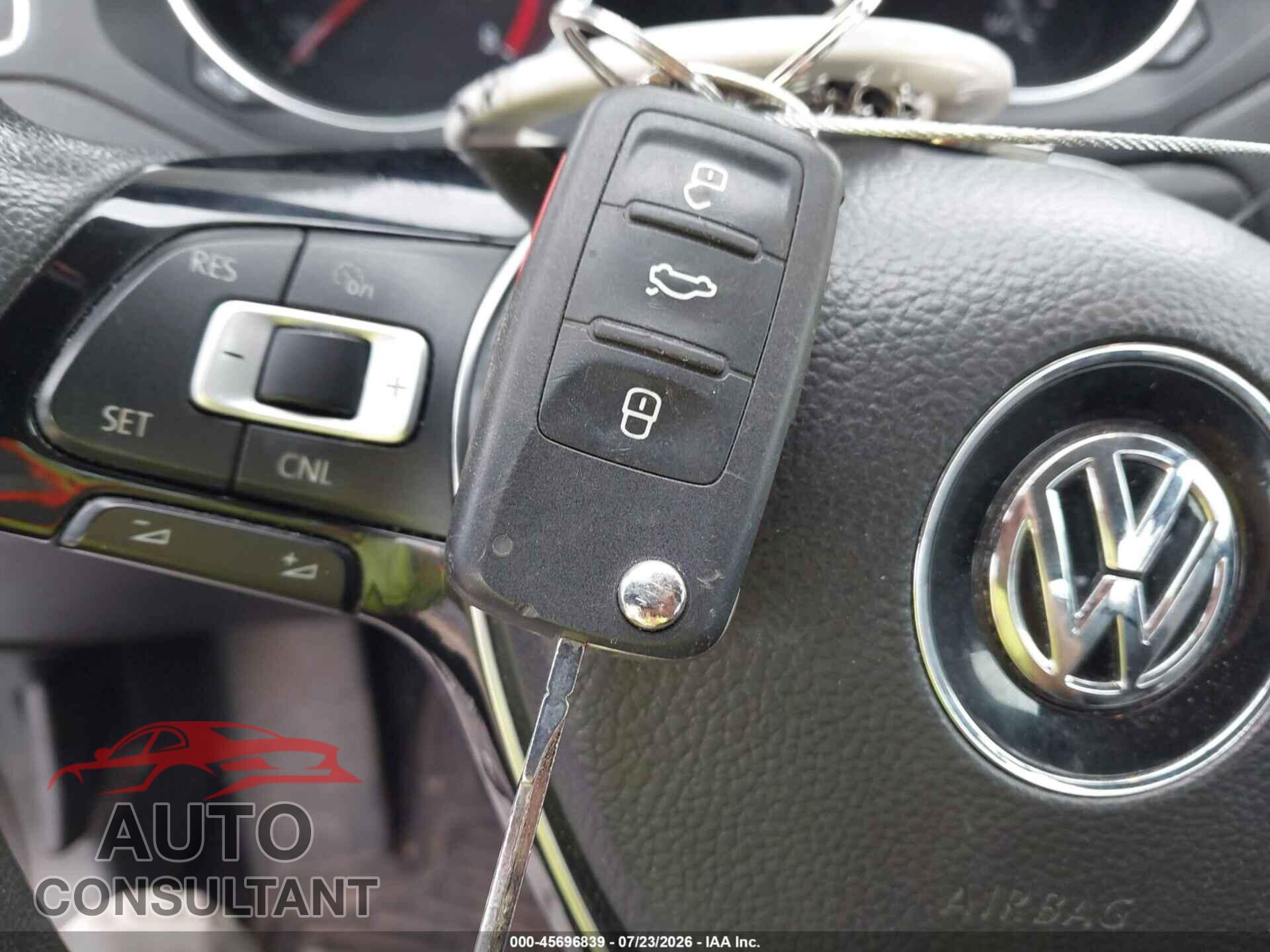 VOLKSWAGEN JETTA 2017 - 3VW2B7AJ1HM325202