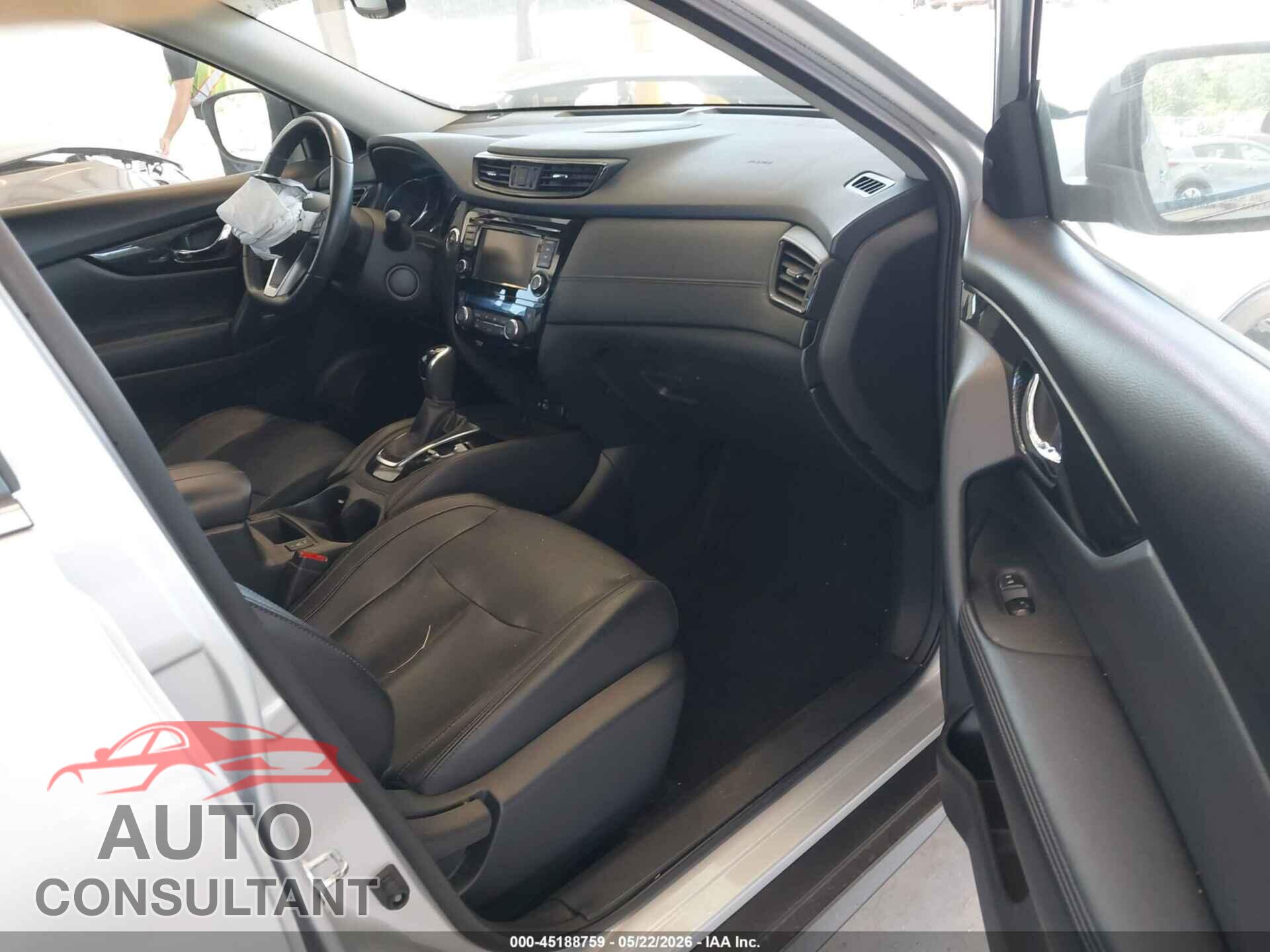 NISSAN ROGUE 2018 - 5N1AT2MV9JC802233