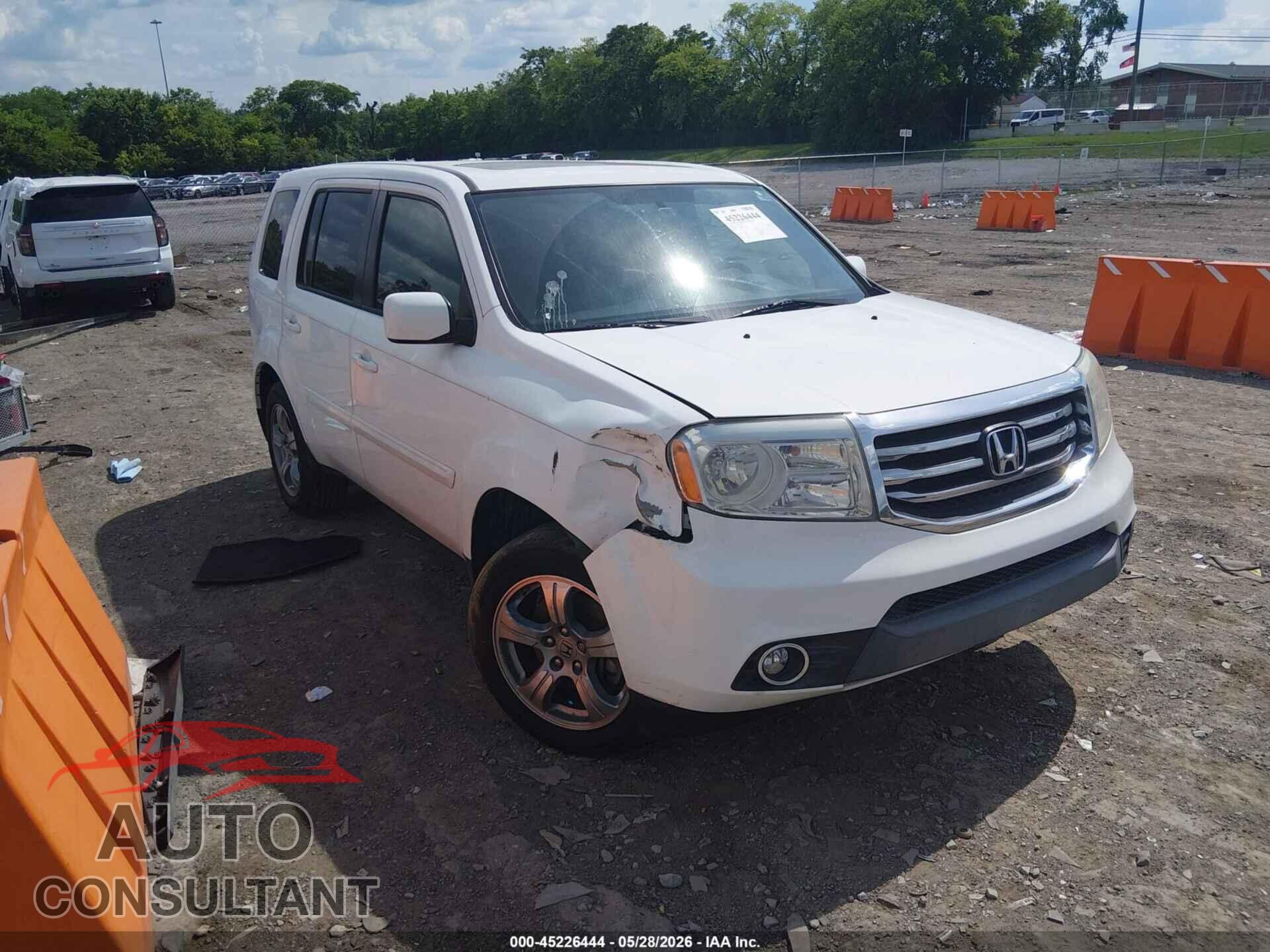 HONDA PILOT 2015 - 5FNYF3H78FB025856