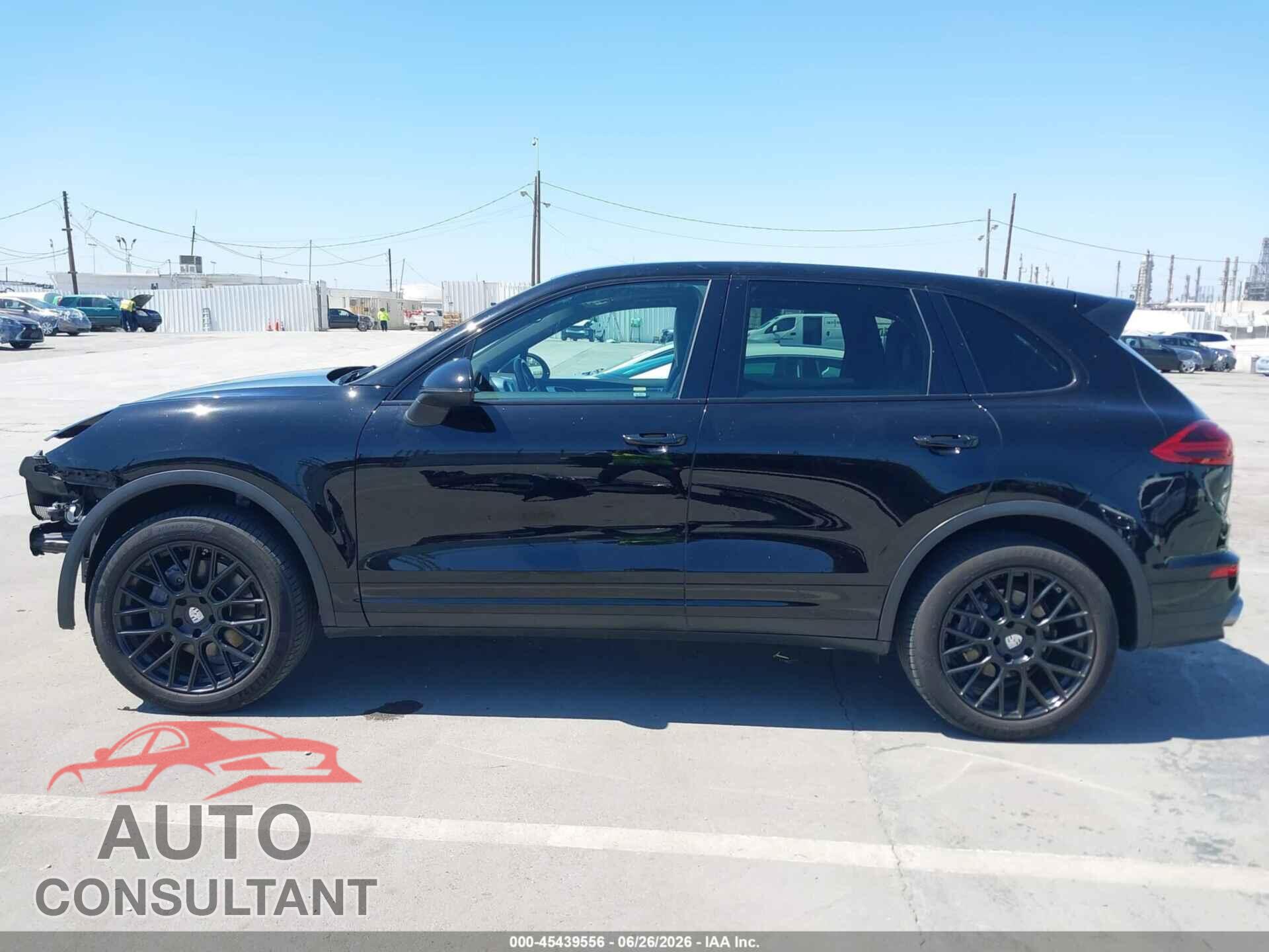 PORSCHE CAYENNE 2018 - WP1AA2A24JKA05736