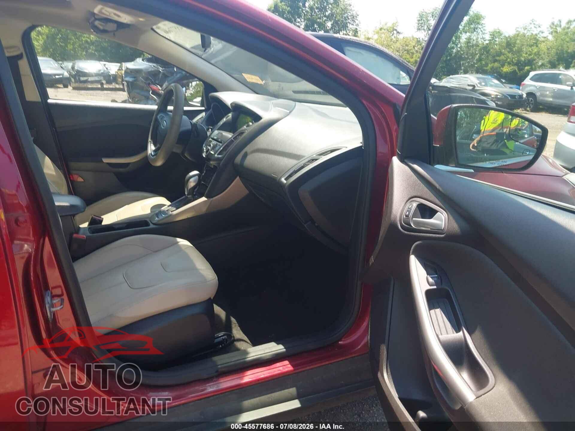 FORD FOCUS 2017 - 1FADP3J24HL272355