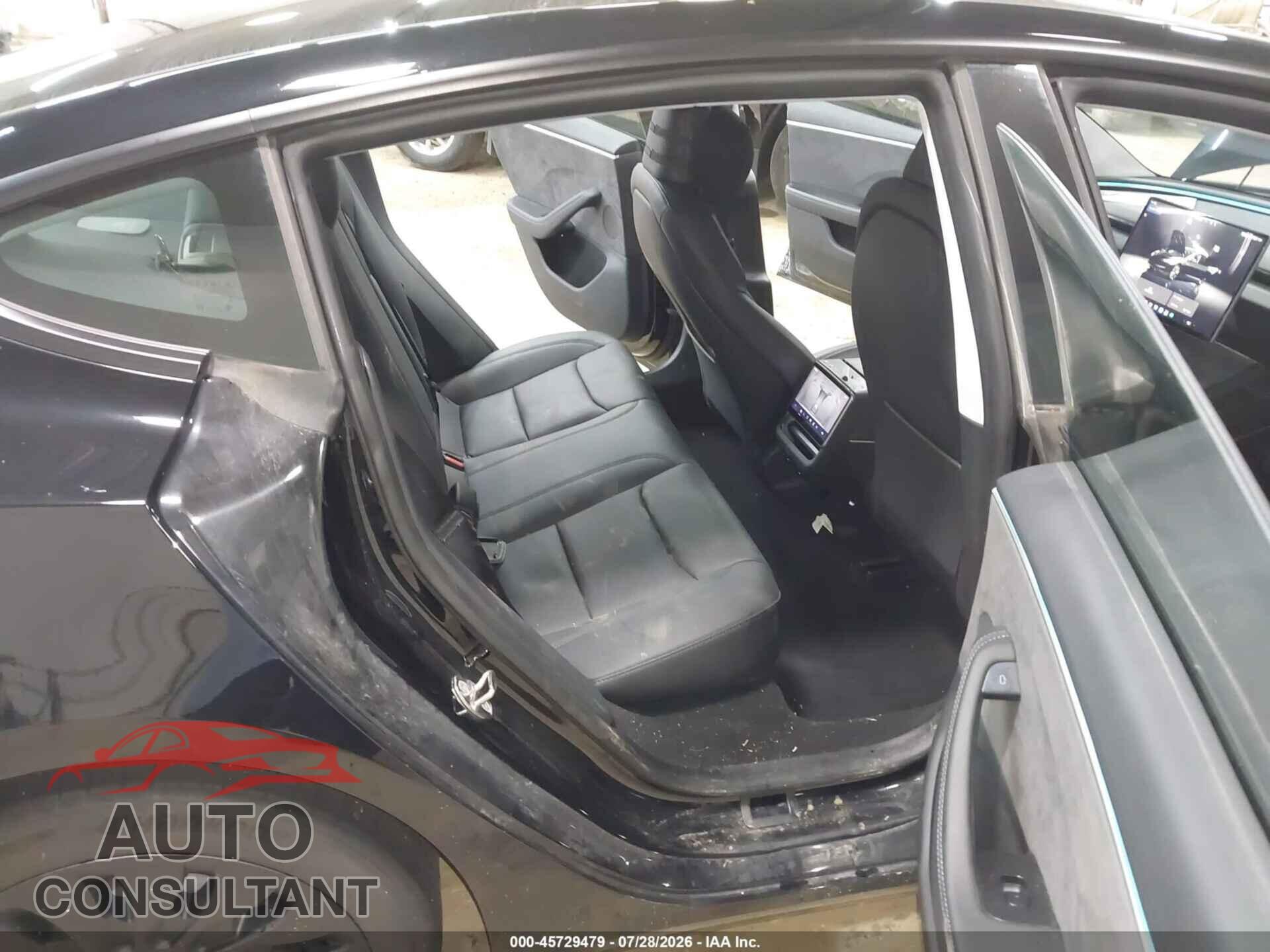 TESLA MODEL 3 2024 - 5YJ3E1EBXRF740250