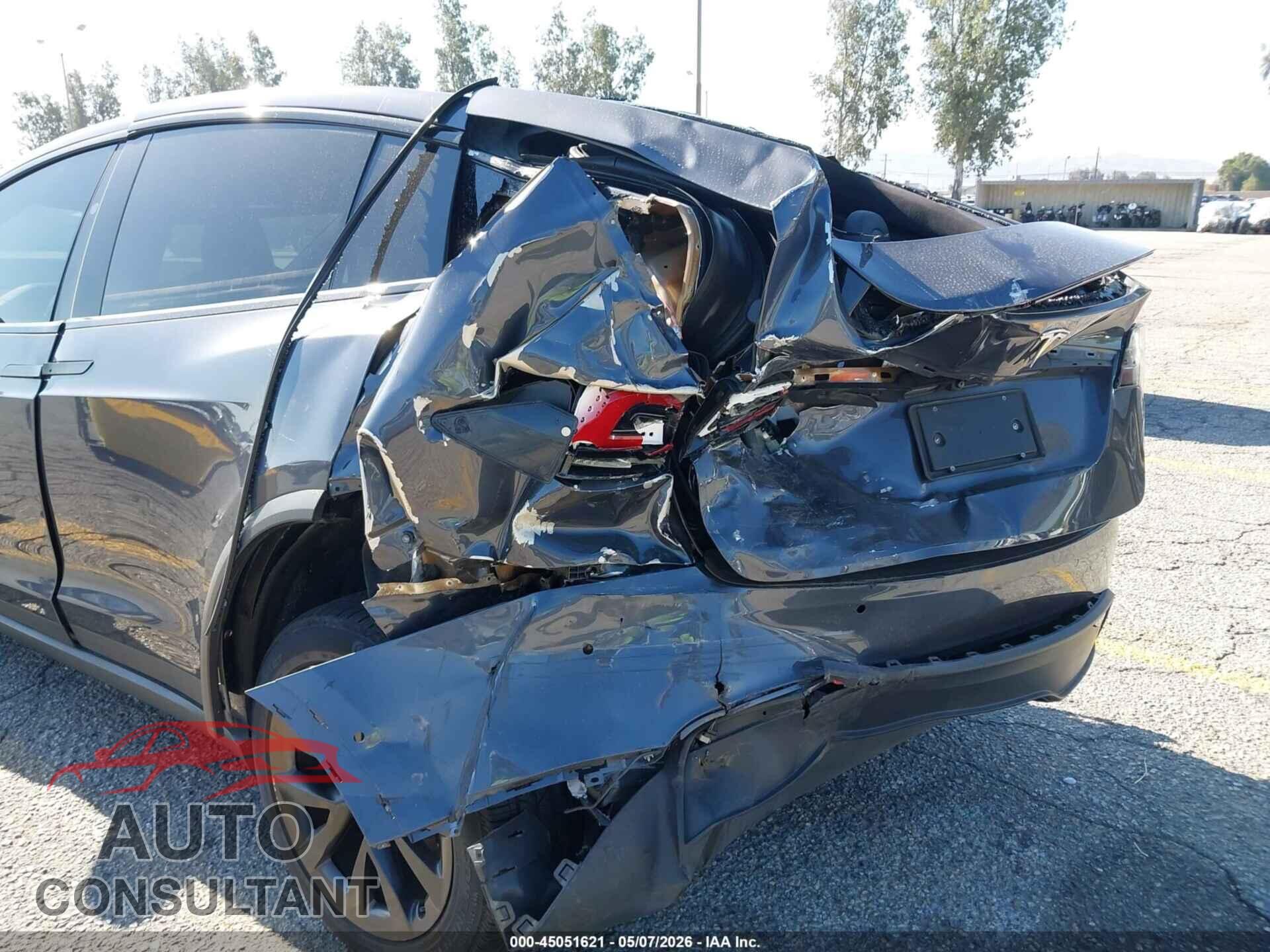 TESLA MODEL X 2022 - 7SAXCBE56NF334115