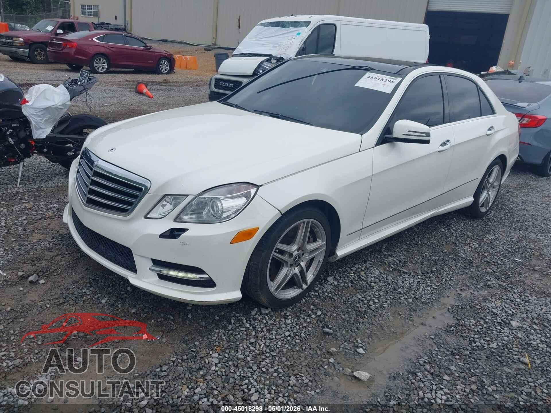 MERCEDES-BENZ E 550 2013 - WDDHF9BB1DA668755