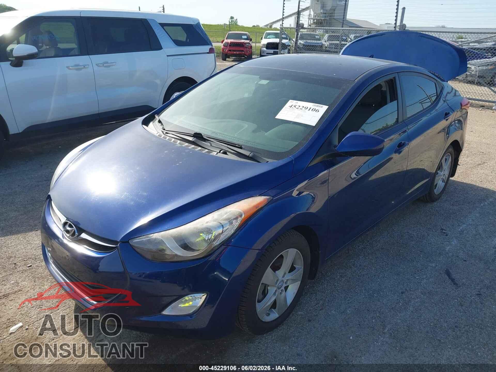 HYUNDAI ELANTRA 2013 - KMHDH4AE8DU874893