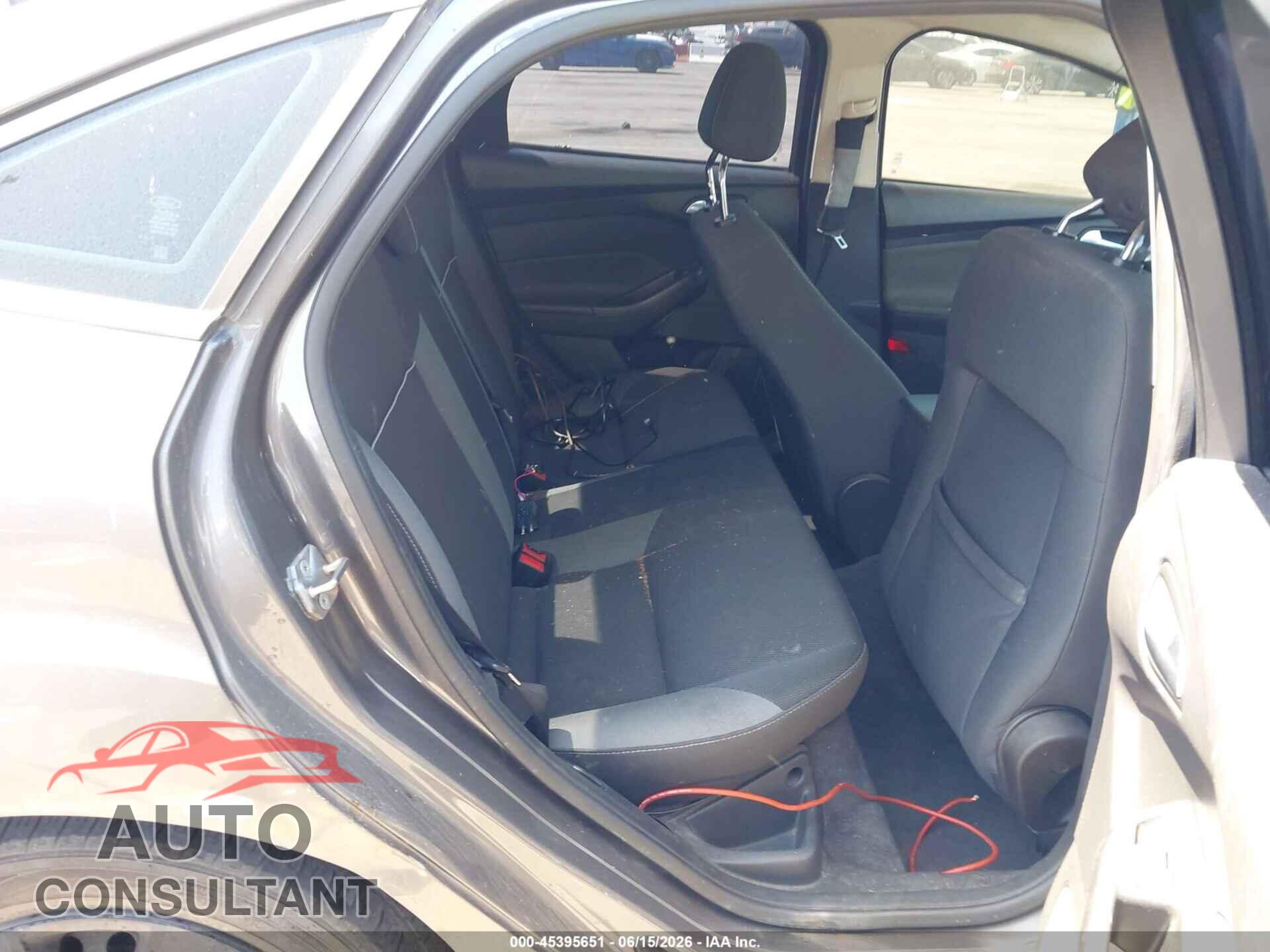 FORD FOCUS 2012 - 1FAHP3F24CL262671