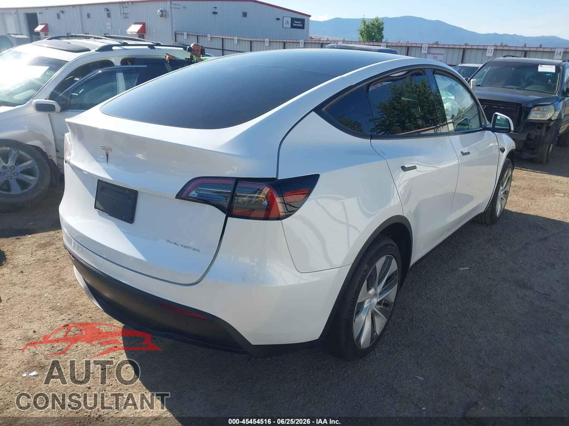 TESLA MODEL Y 2024 - 7SAYGDEE7RF060952