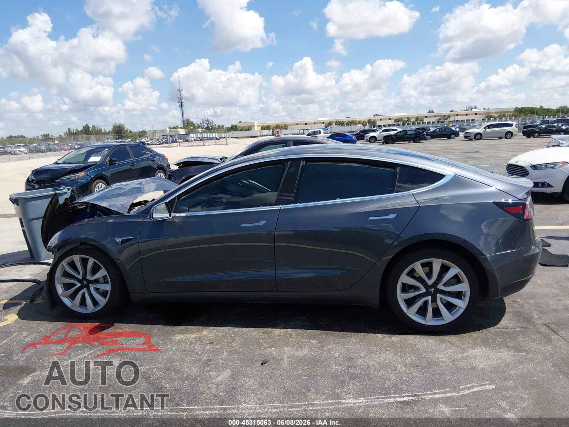 TESLA MODEL 3 2018 - 5YJ3E1EB8JF068709