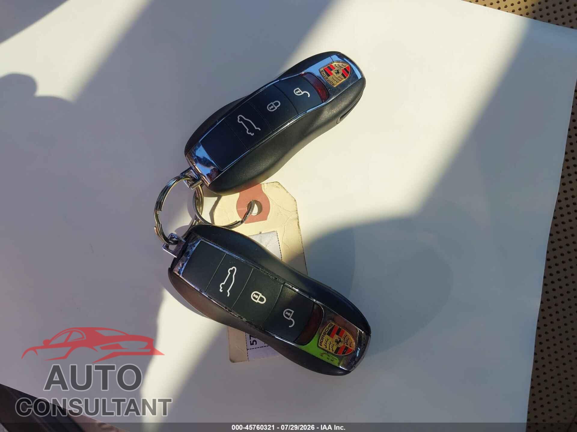 PORSCHE CAYENNE 2016 - WP1AA2A24GKA12761