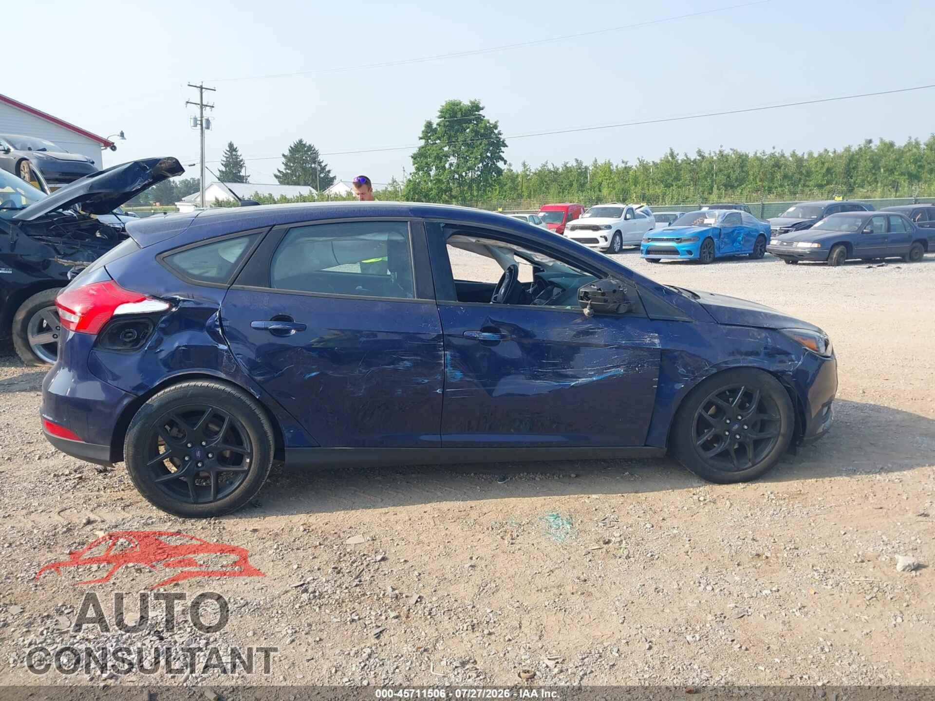 FORD FOCUS 2016 - 1FADP3K22GL382155