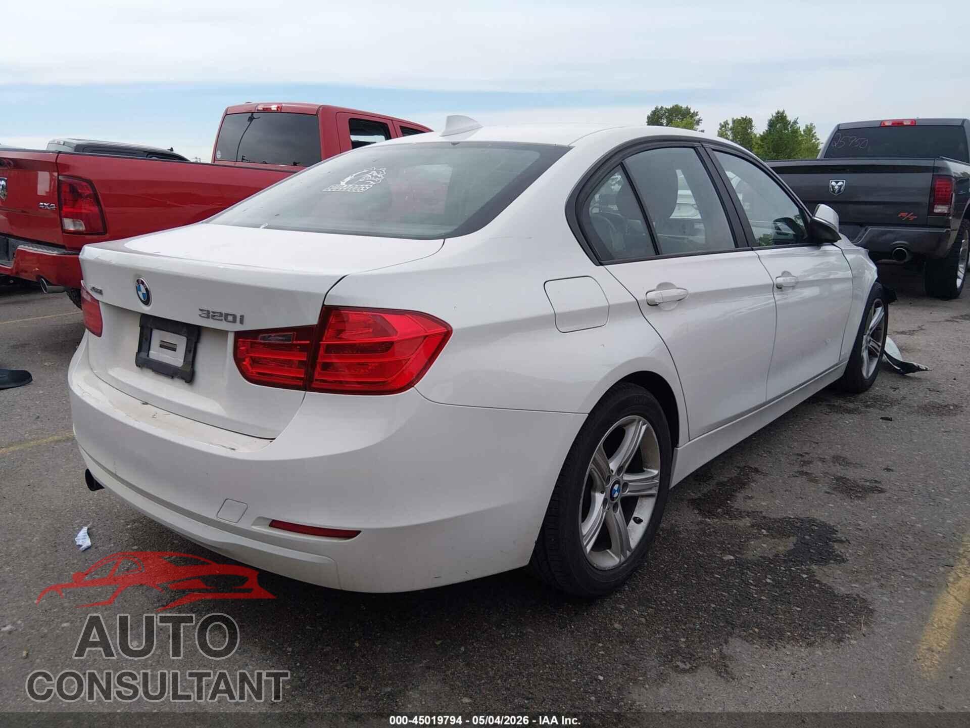 BMW 320I 2015 - WBA3C3G52FNS74641
