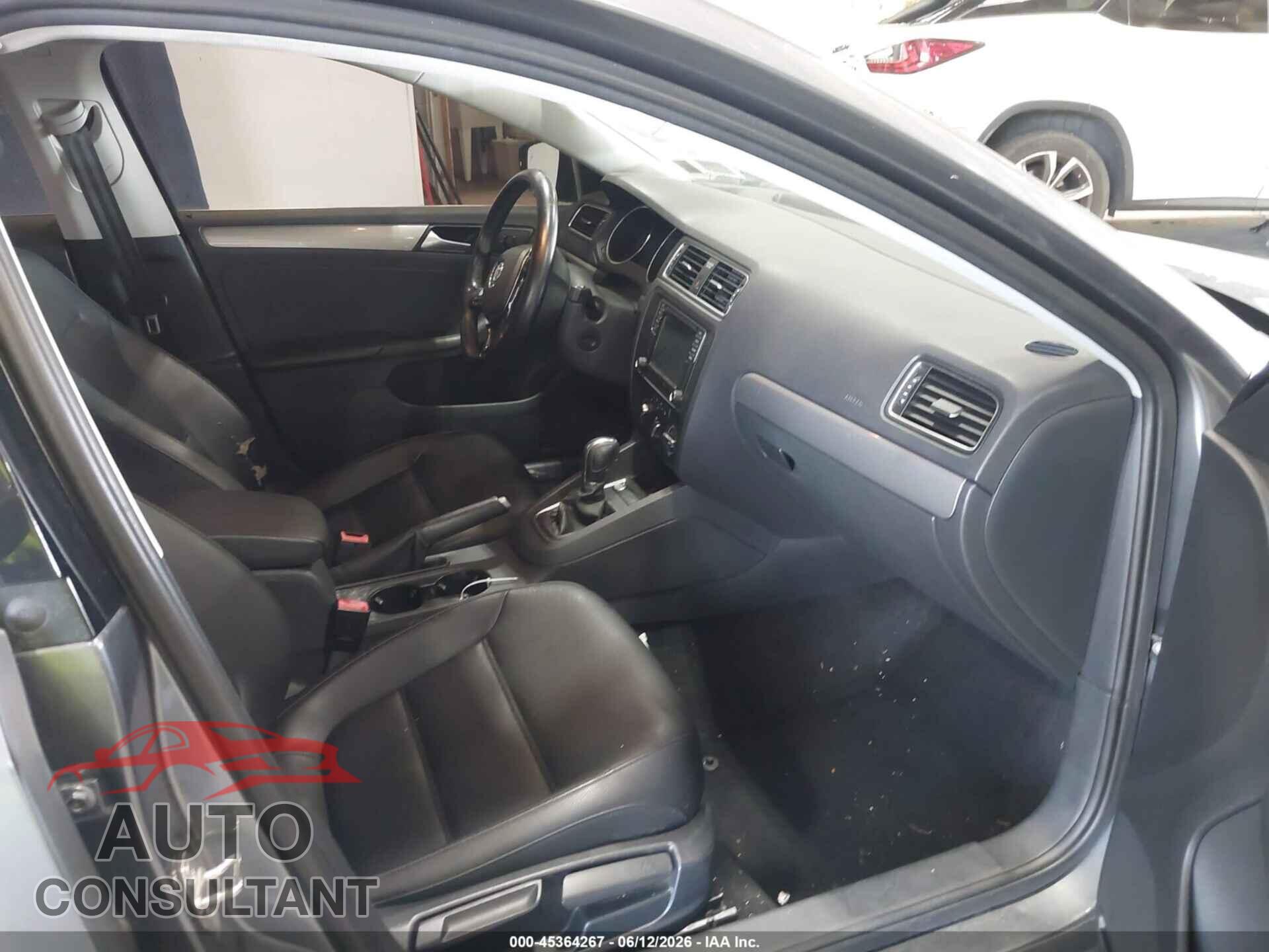 VOLKSWAGEN JETTA 2017 - 3VWDB7AJ9HM314019
