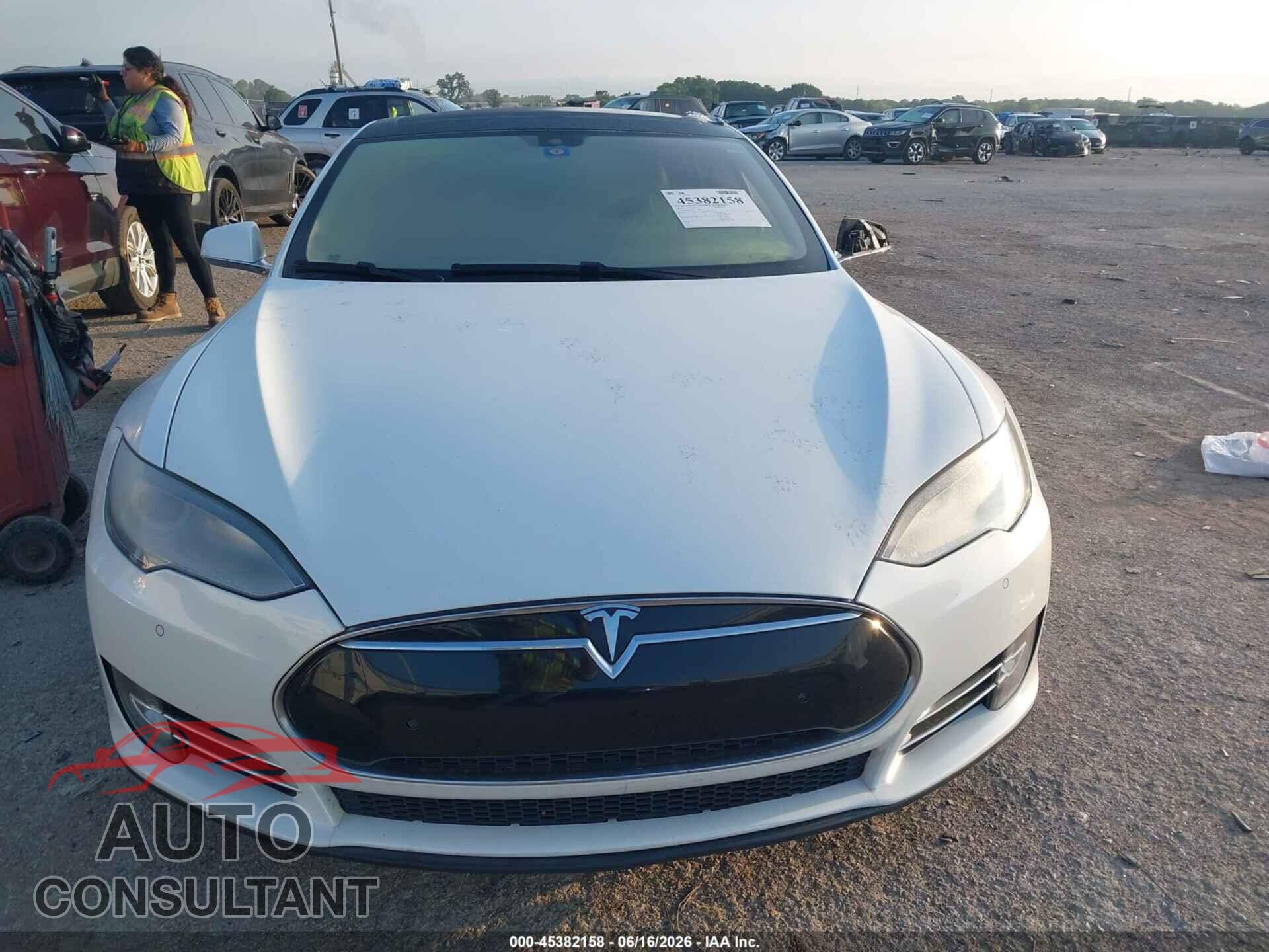 TESLA MODEL S 2014 - 5YJSA1H15EFP50883