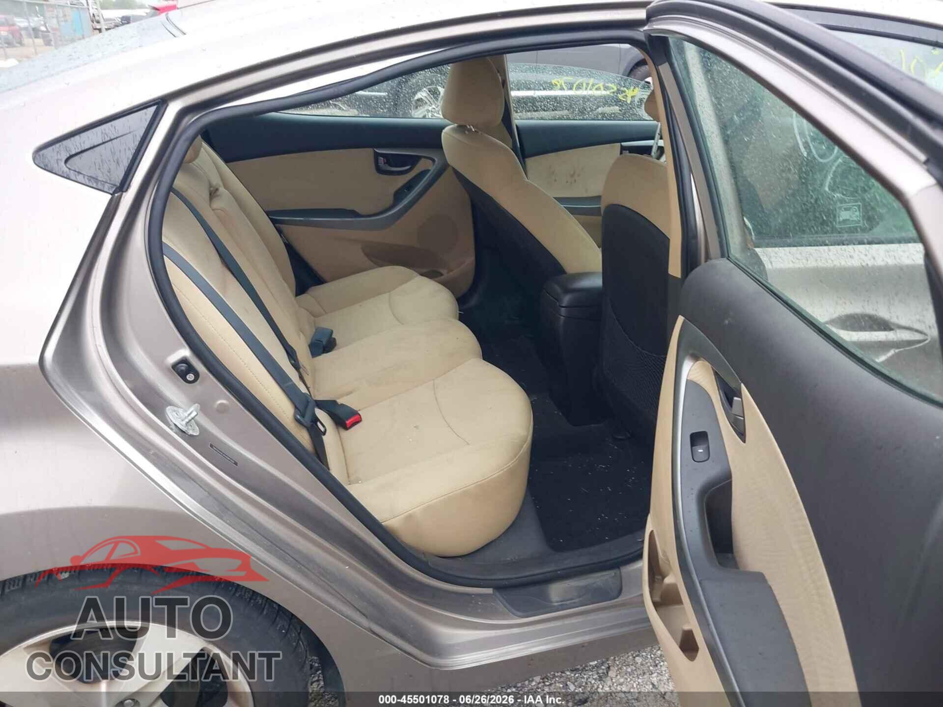 HYUNDAI ELANTRA 2012 - 5NPDH4AE4CH081202