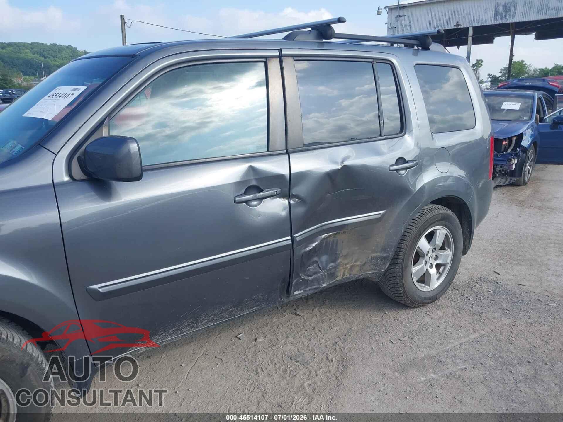 HONDA PILOT 2011 - 5FNYF4H5XBB042348
