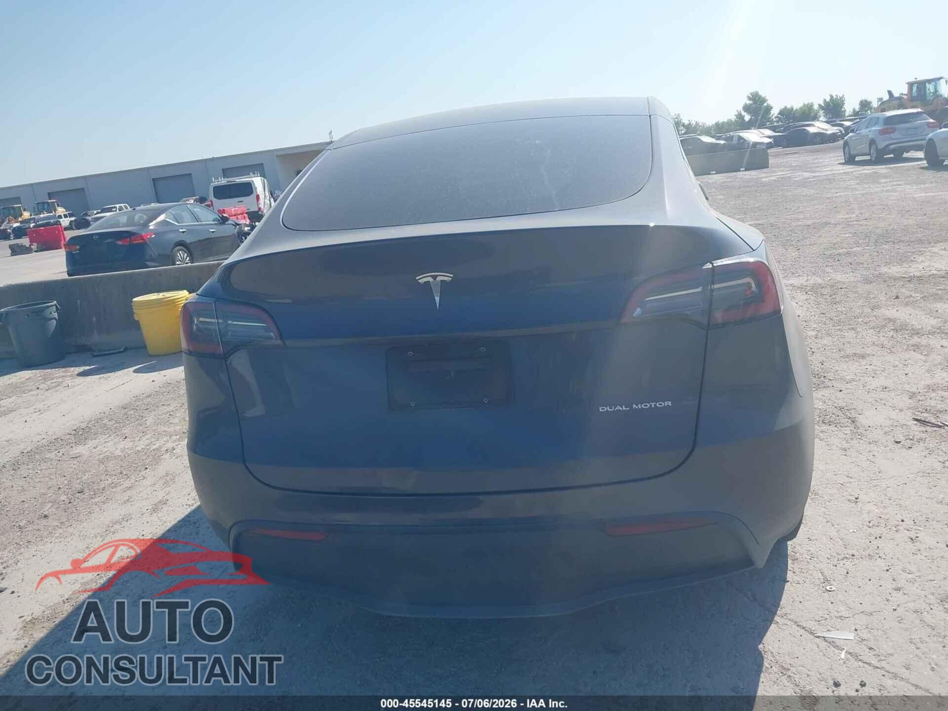 TESLA MODEL Y 2023 - 7SAYGAEE1PF610447