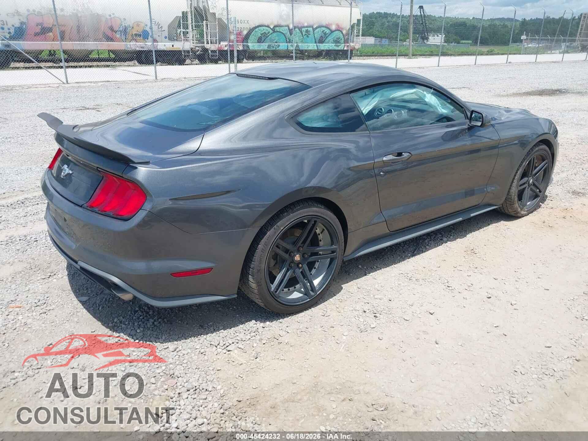 FORD MUSTANG 2018 - 1FA6P8TH8J5118507