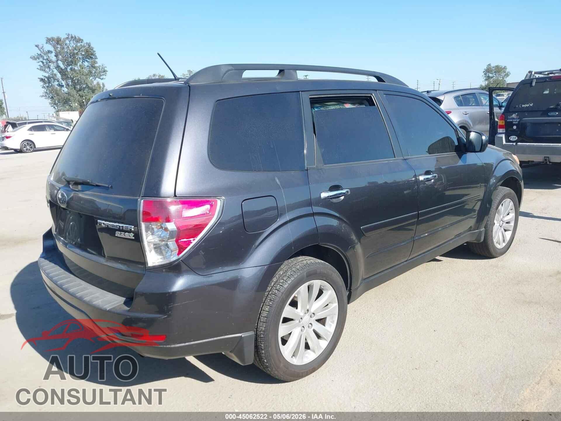 SUBARU FORESTER 2013 - JF2SHADC8DH445624