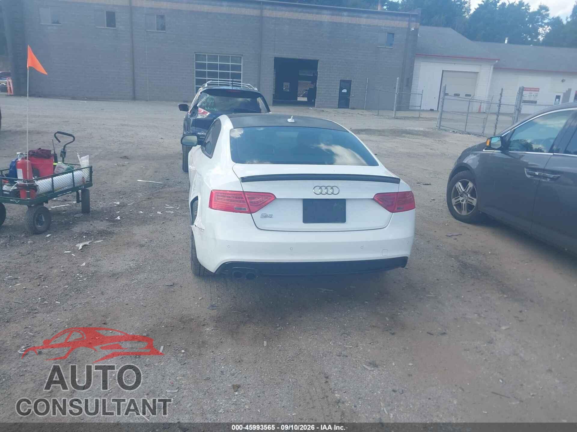 AUDI A5 2014 - WAUMFAFRXEA041827