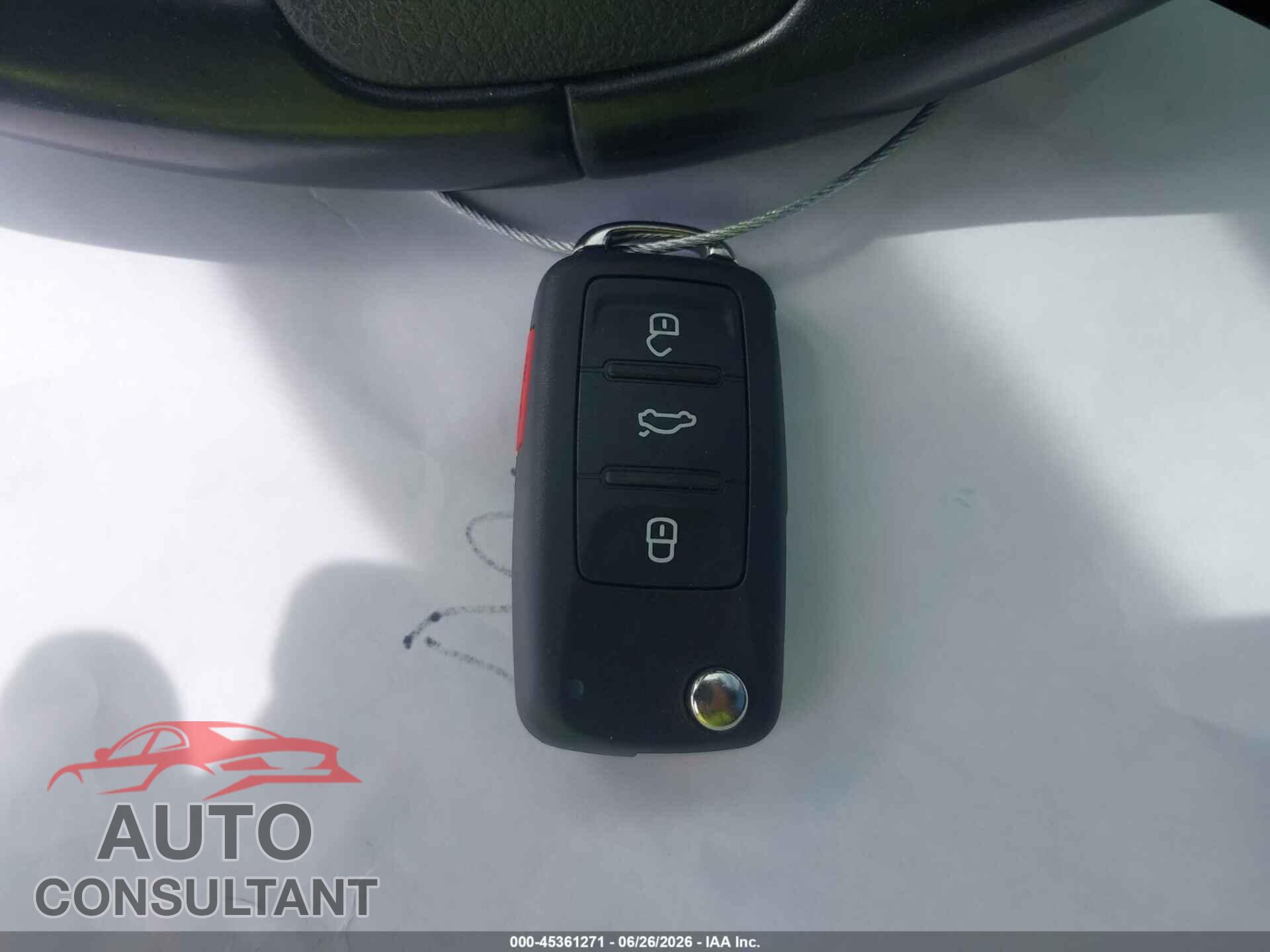 VOLKSWAGEN PASSAT 2012 - 1VWCP7A39CC040863
