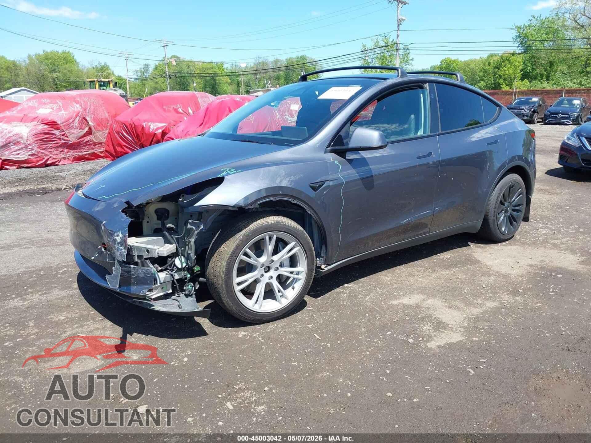 TESLA MODEL Y 2023 - 7SAYGAEEXPF967271