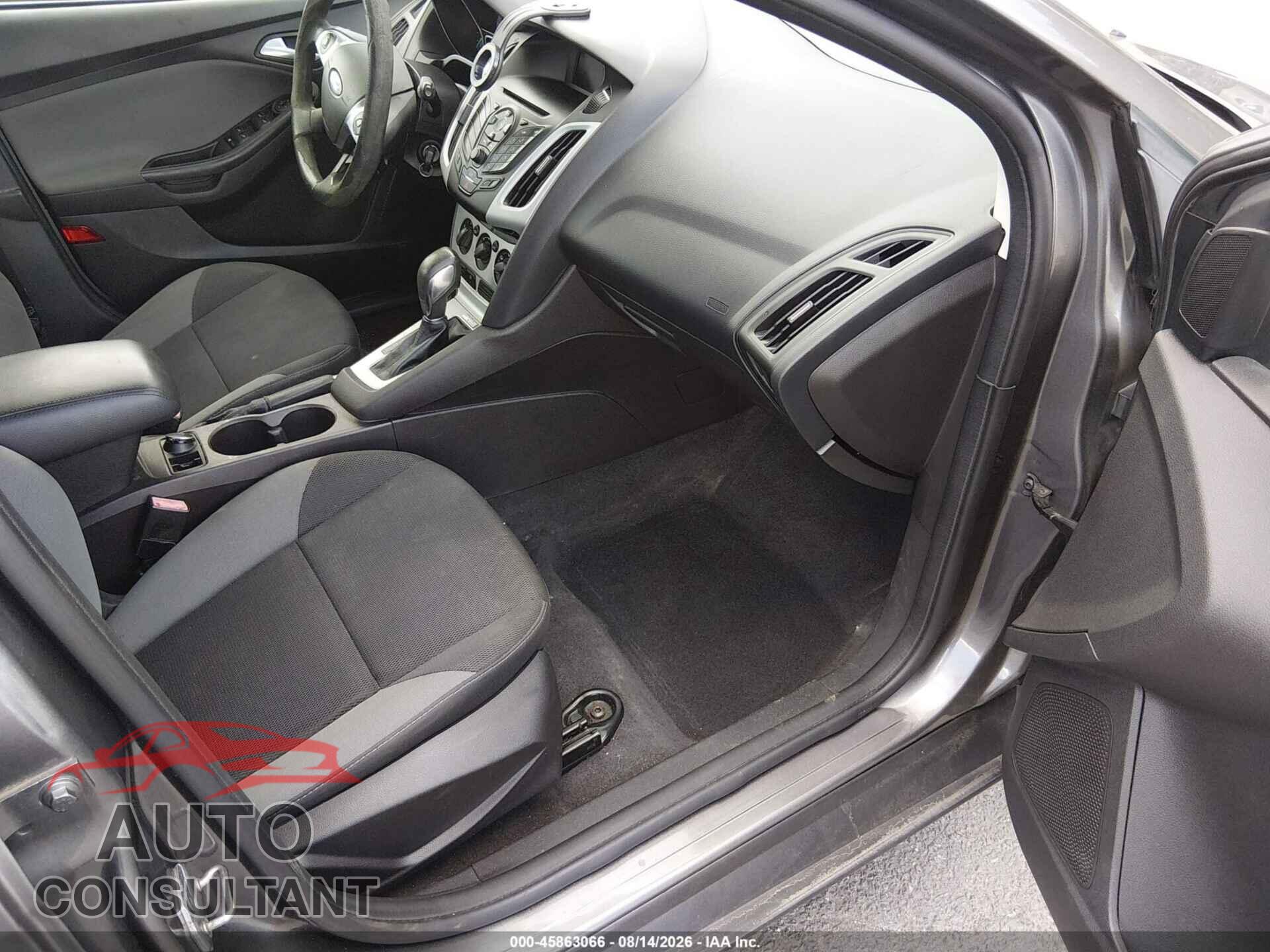 FORD FOCUS 2013 - 1FADP3K28DL323218