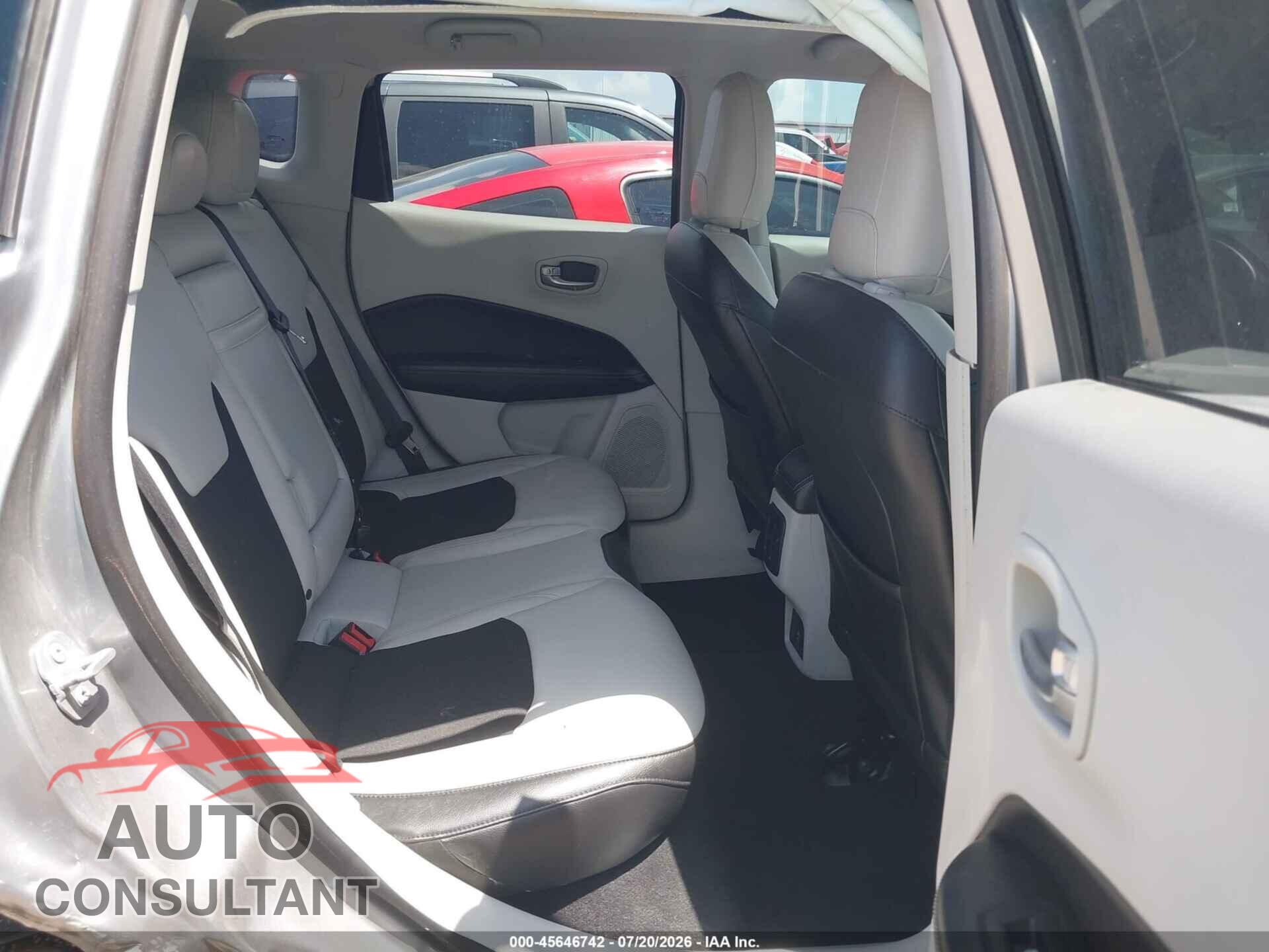 JEEP COMPASS 2018 - 3C4NJDBB3JT161150
