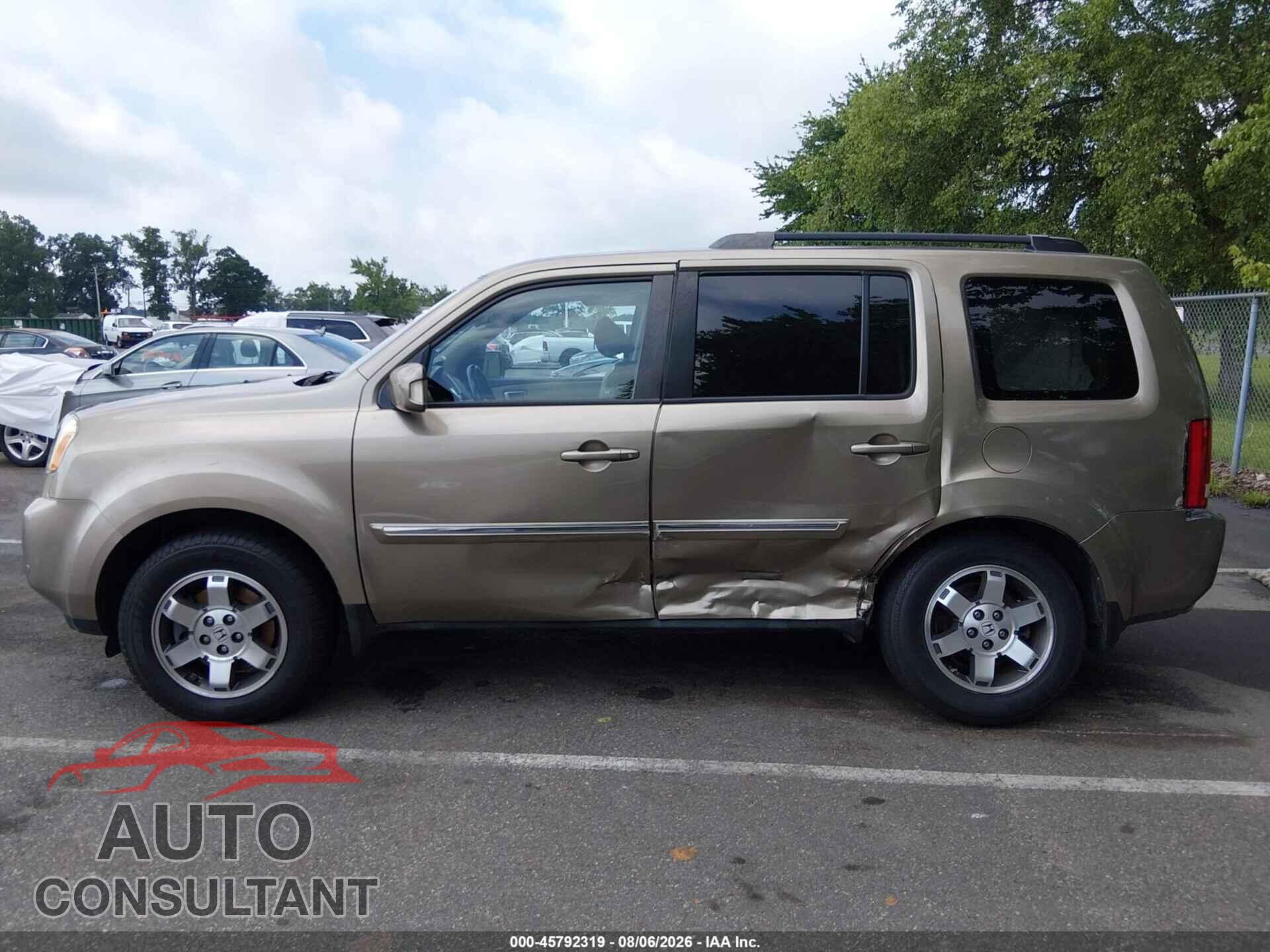 HONDA PILOT 2011 - 5FNYF4H99BB021977