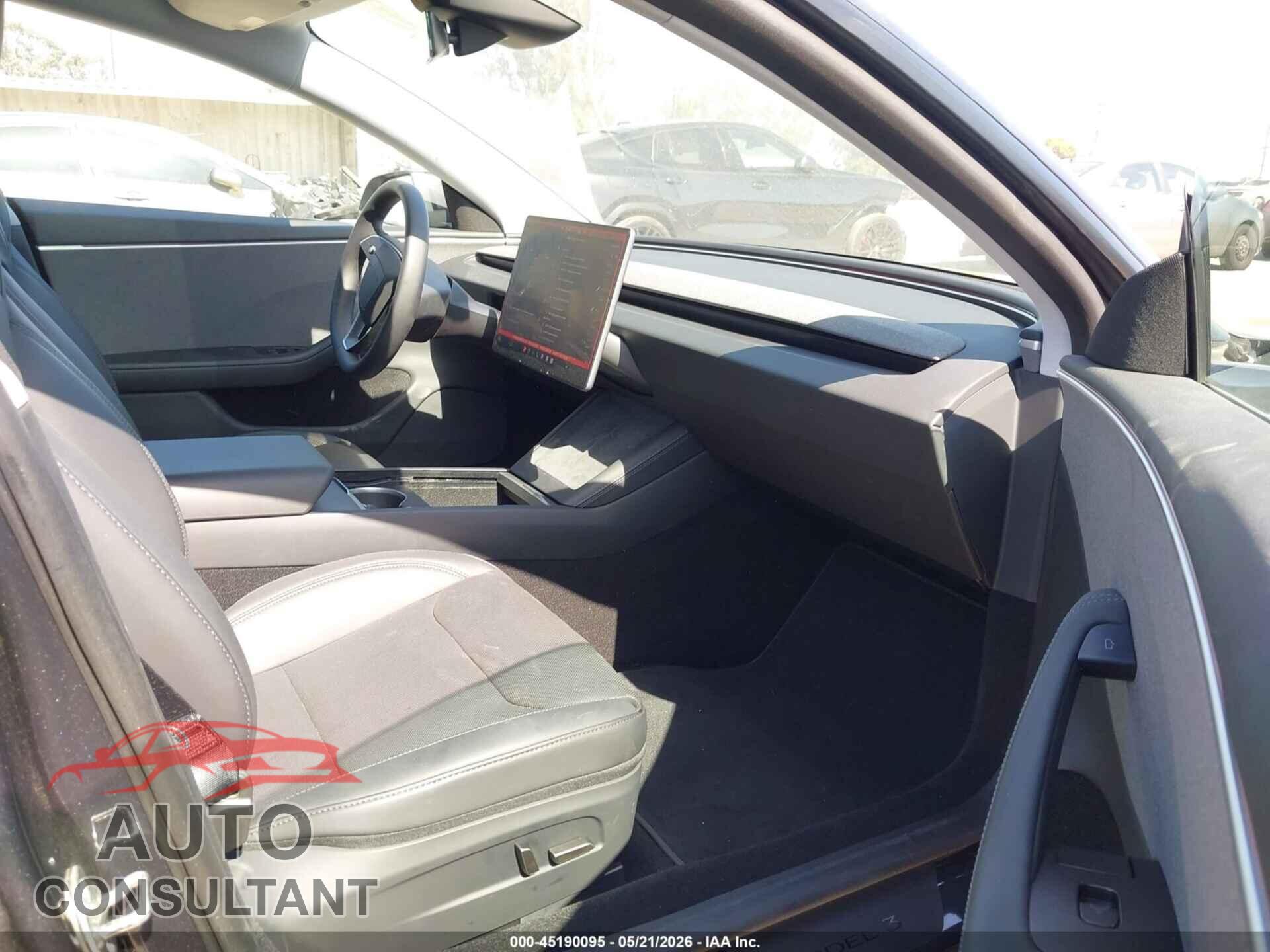 TESLA MODEL 3 2024 - 5YJ3E1EA6RF747137