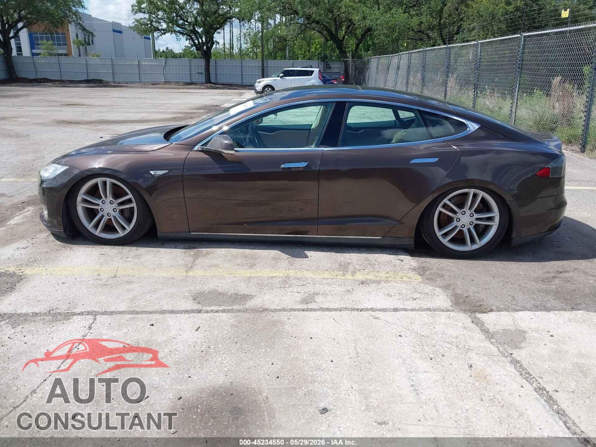 TESLA MODEL S 2013 - 5YJSA1DN6DFP11498