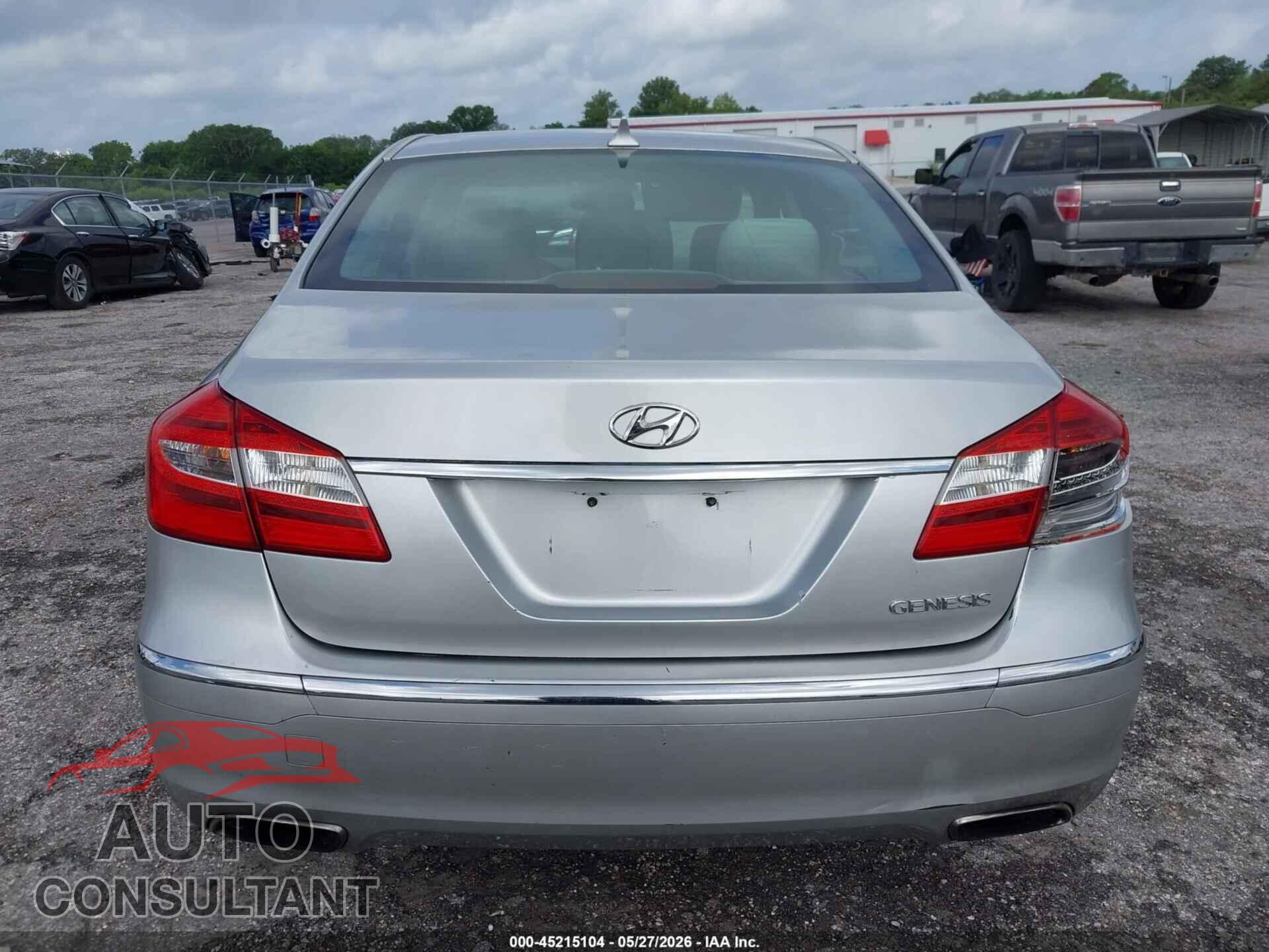 HYUNDAI GENESIS 2013 - KMHGC4DD2DU243944