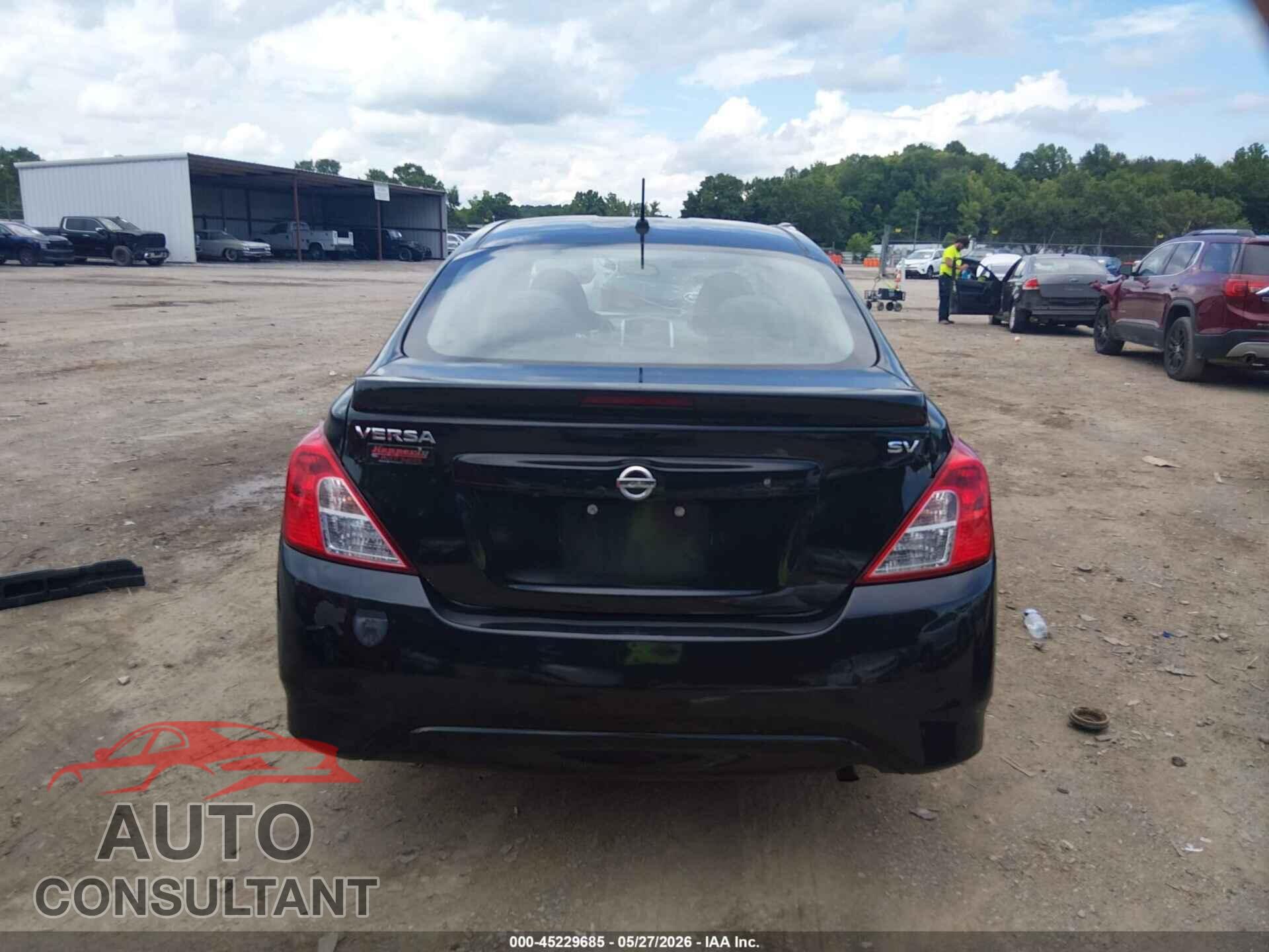 NISSAN VERSA 2019 - 3N1CN7AP1KL852062