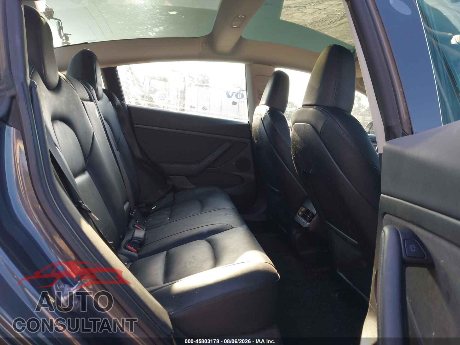 TESLA MODEL 3 2023 - 5YJ3E1EA1PF498310