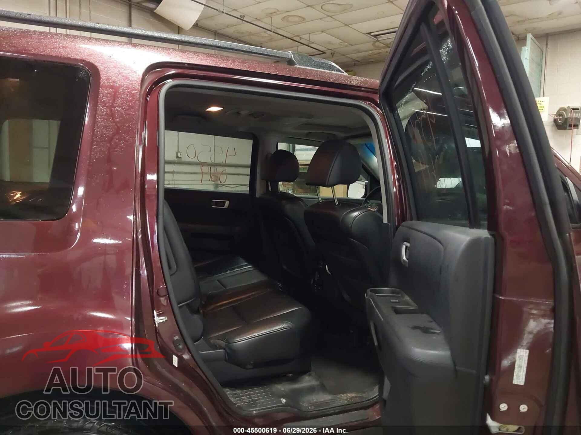 HONDA PILOT 2011 - 5FNYF4H68BB062865