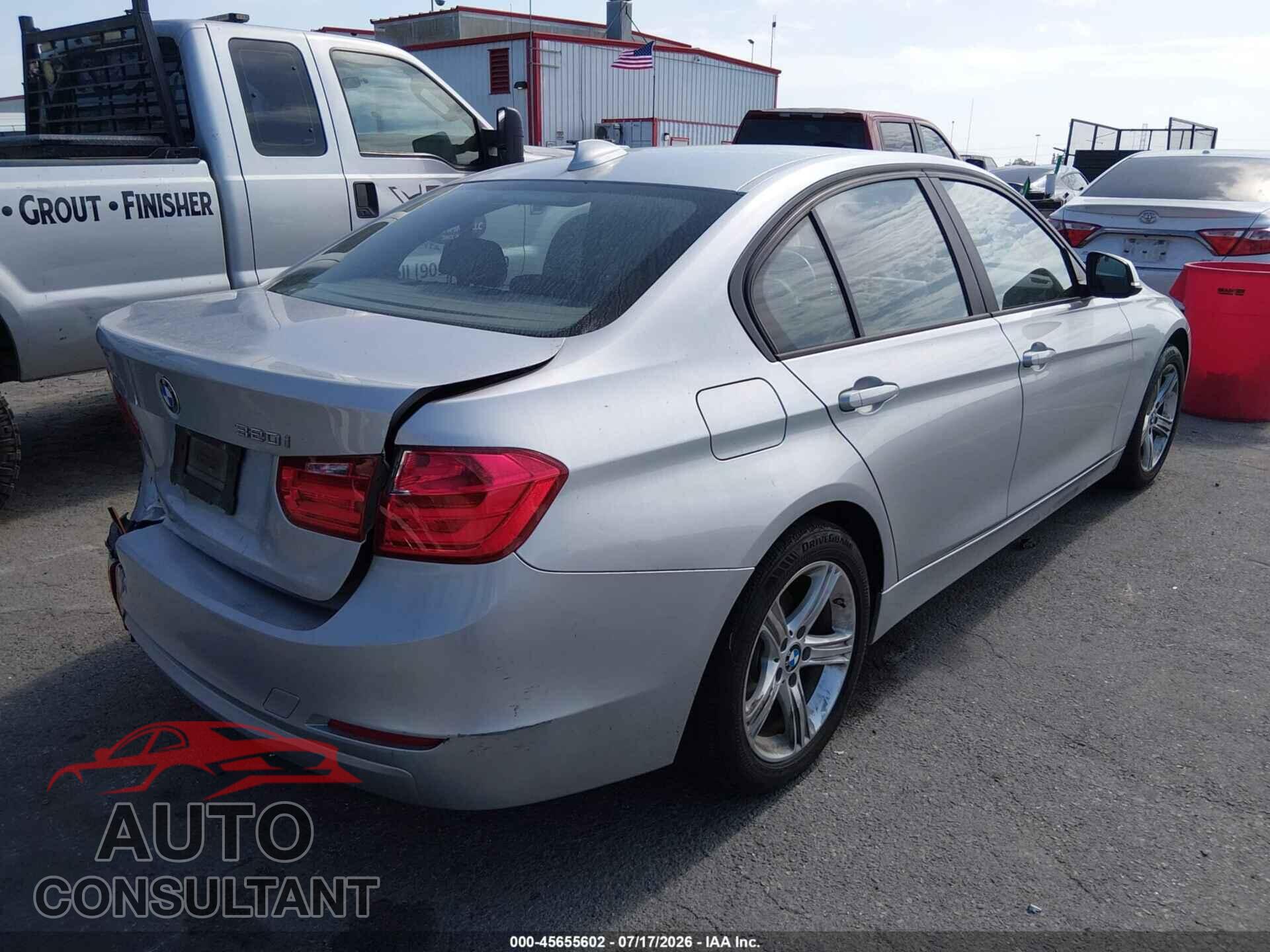 BMW 320I 2015 - WBA3B1G52FNT04860