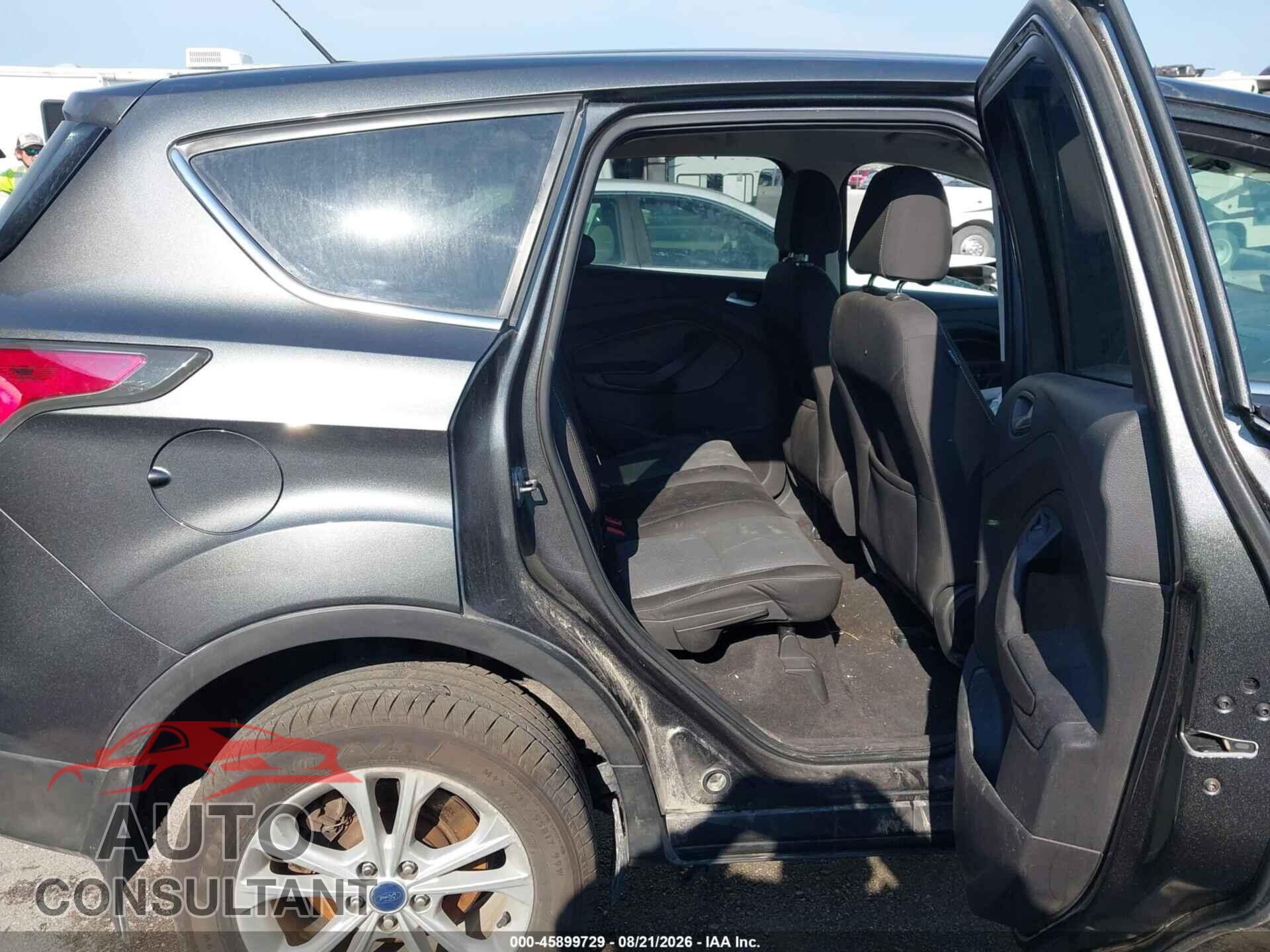FORD ESCAPE 2017 - 1FMCU9GD7HUB10087