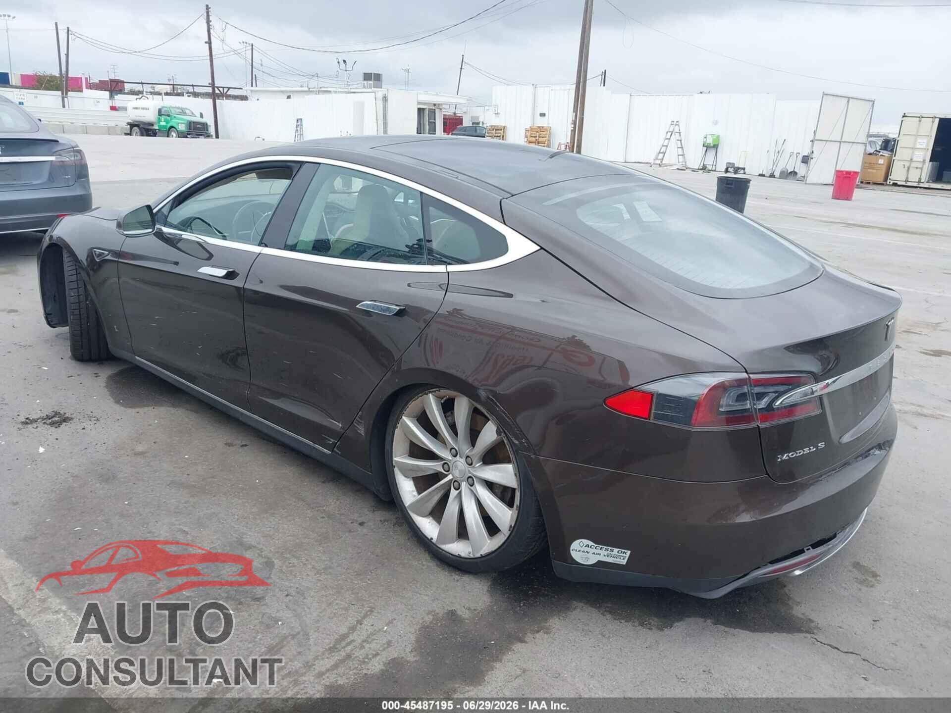TESLA MODEL S 2013 - 5YJSA1BC8DFP10483