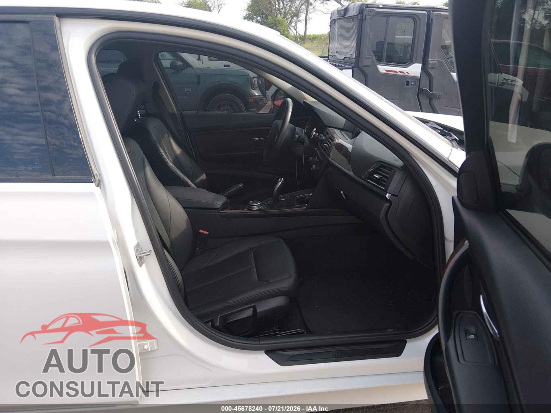 BMW 320I 2015 - WBA3C3G51FNT51869