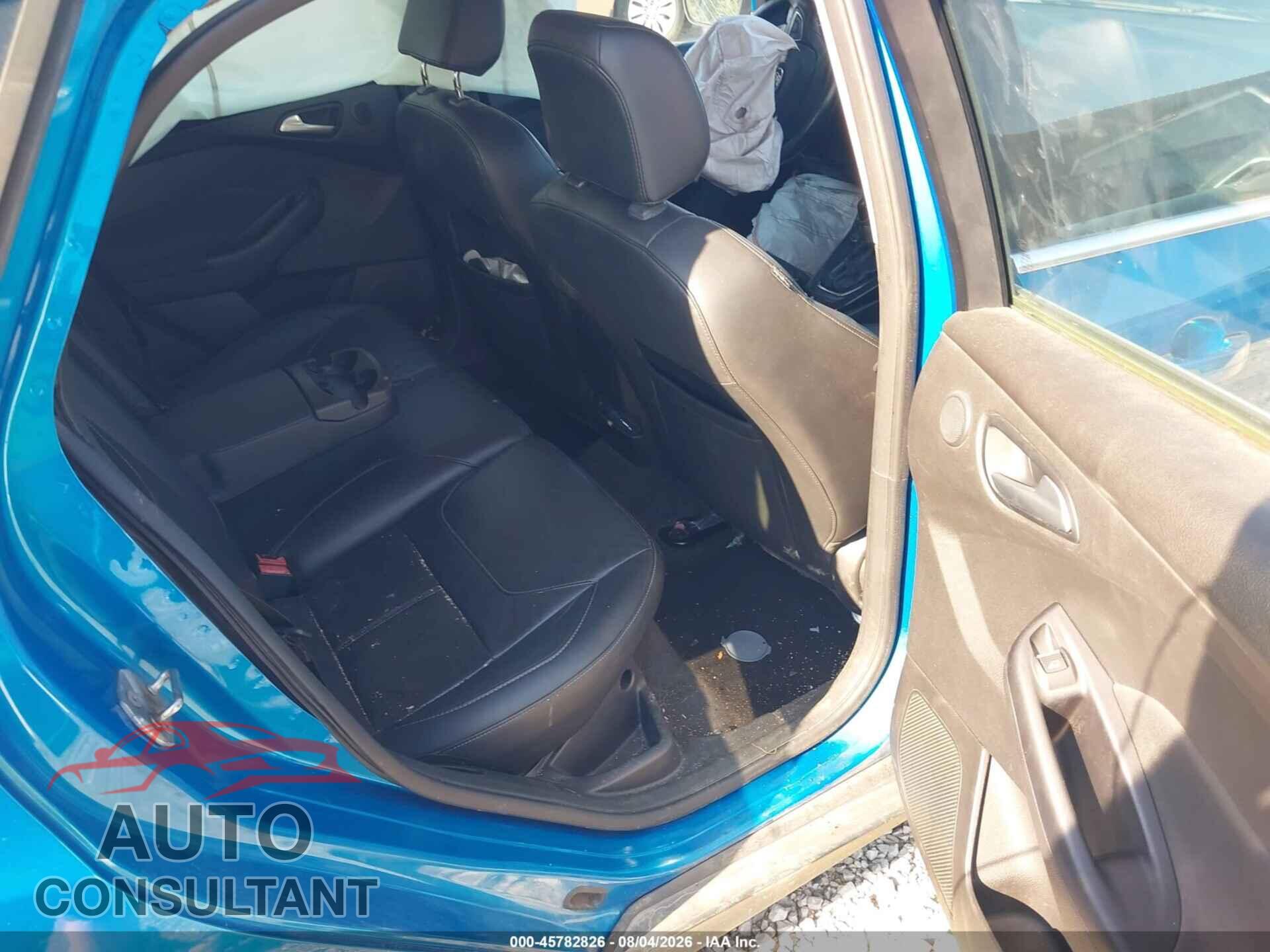 FORD FOCUS 2015 - 1FADP3N21FL355796